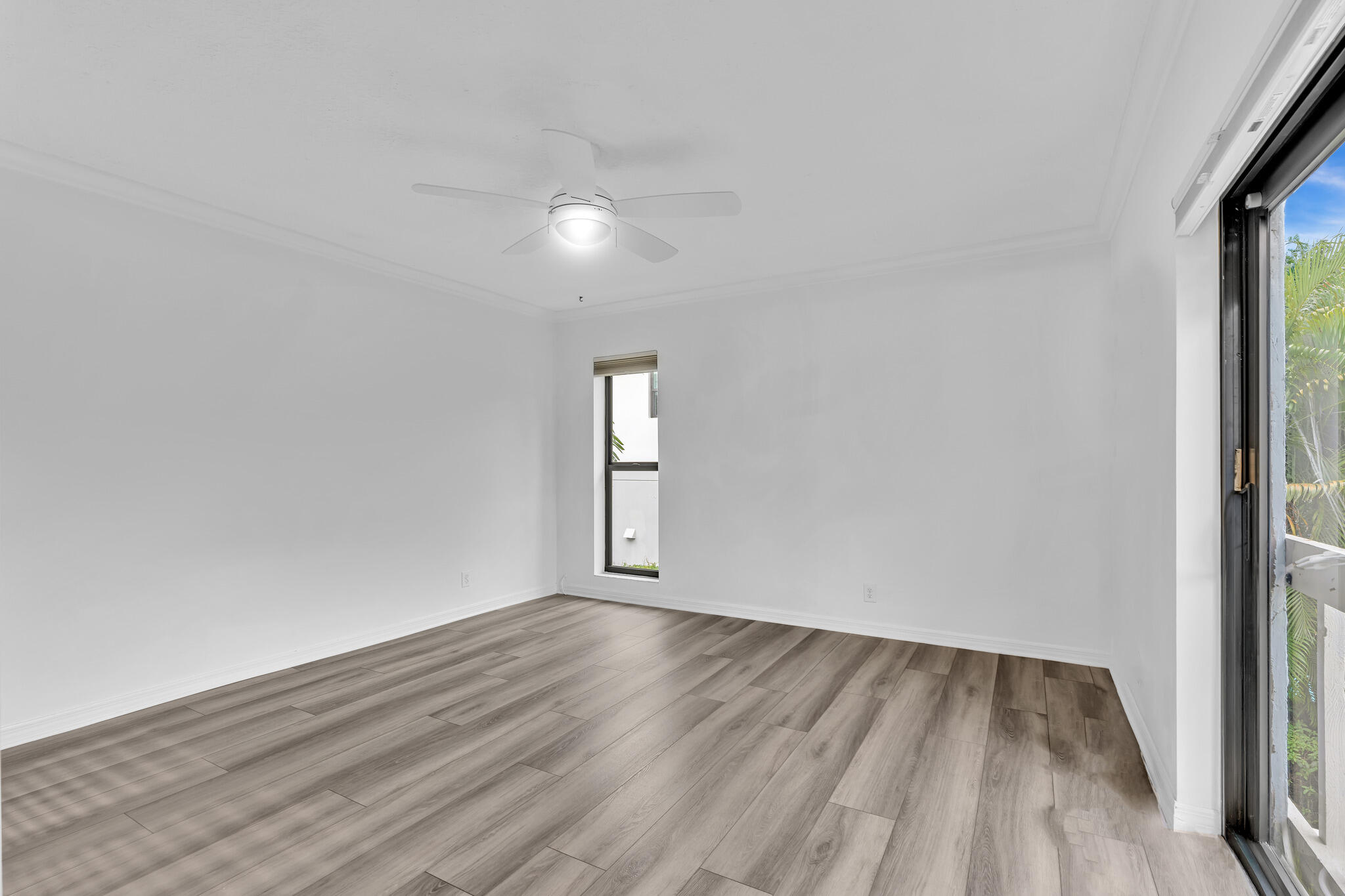 1010 Ne 8th Avenue 24d Property Photo 21
