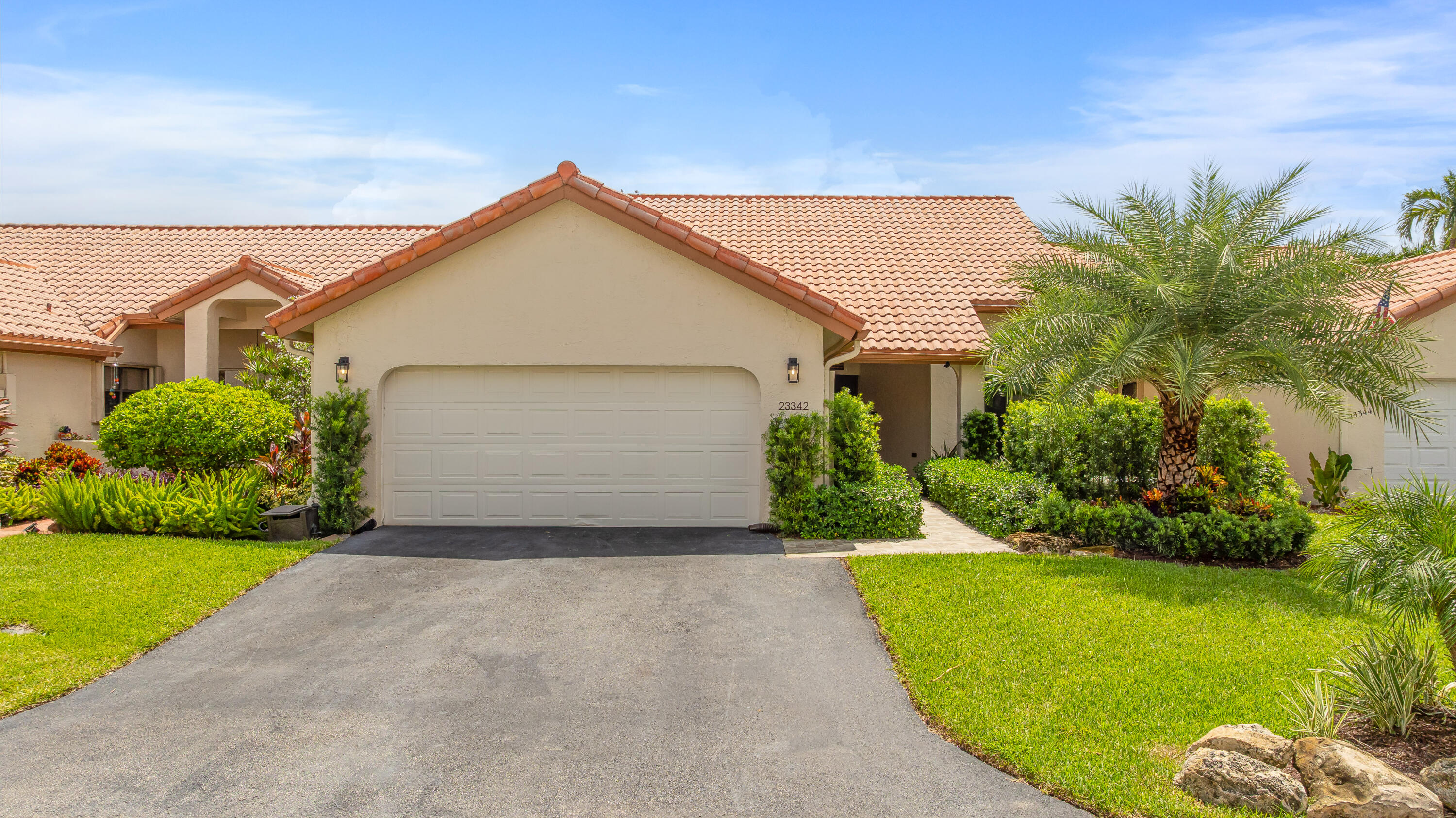 23342 Water Circle Property Photo 1