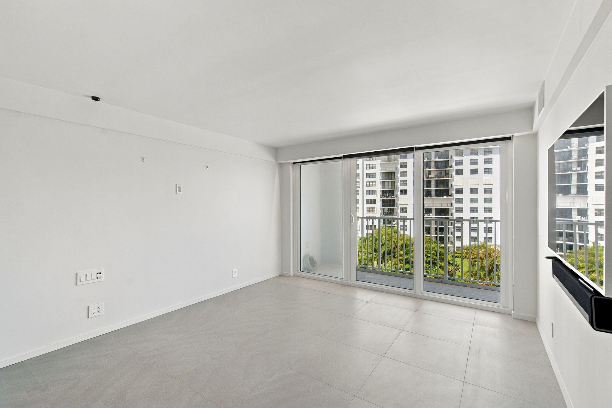 3901 S Flagler Drive 605 Property Photo 14
