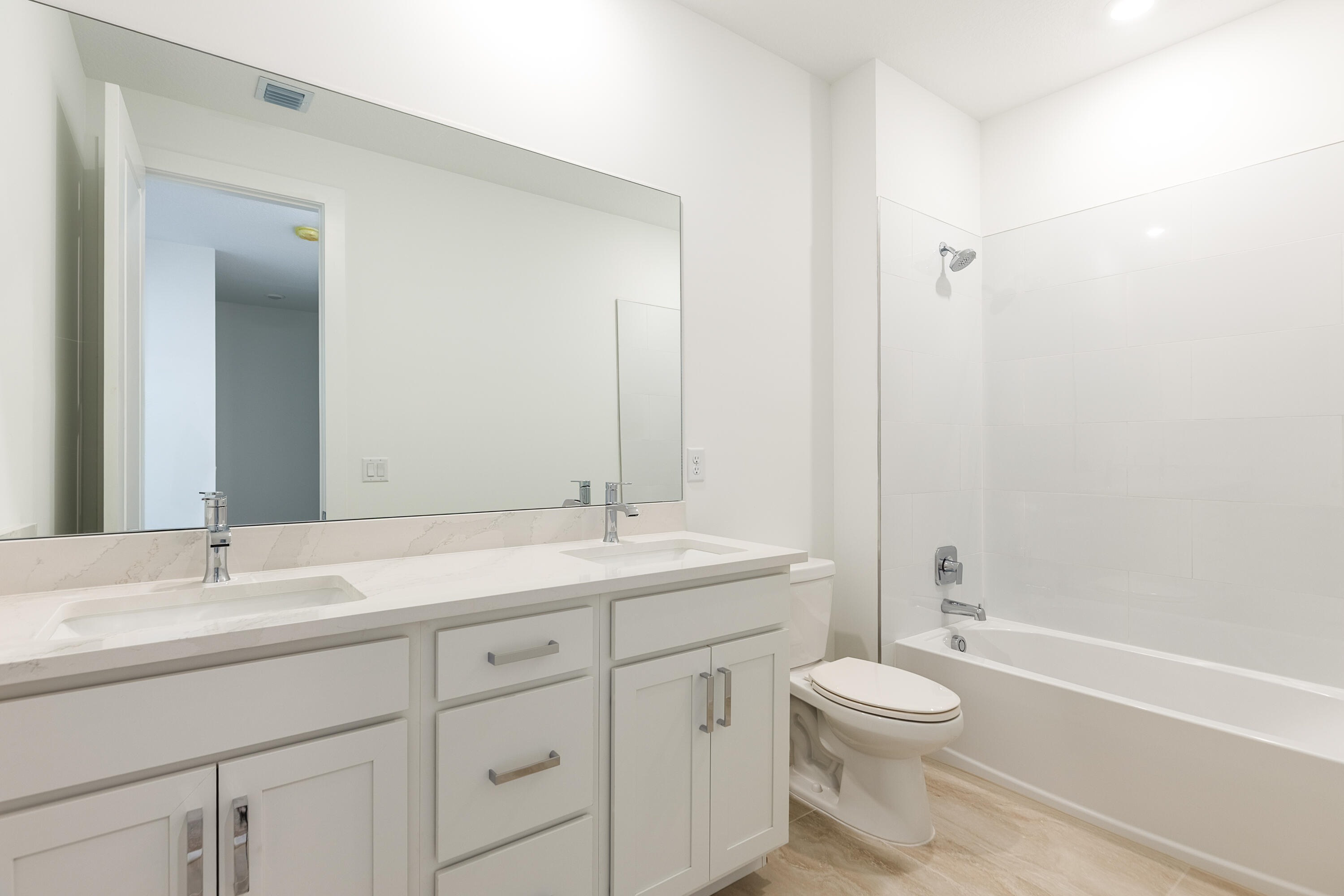 1185 Carillon Street Property Photo 15