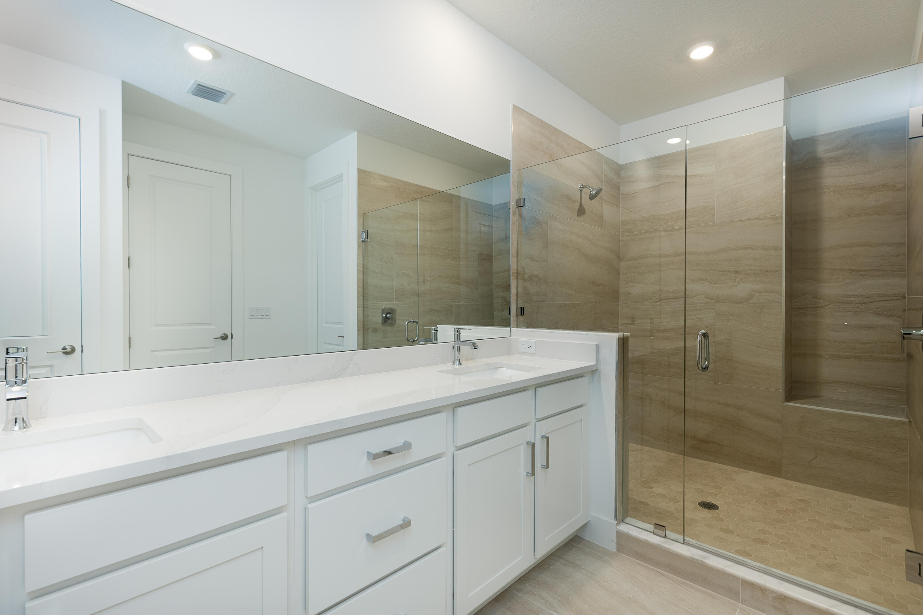 1185 Carillon Street Property Photo 22