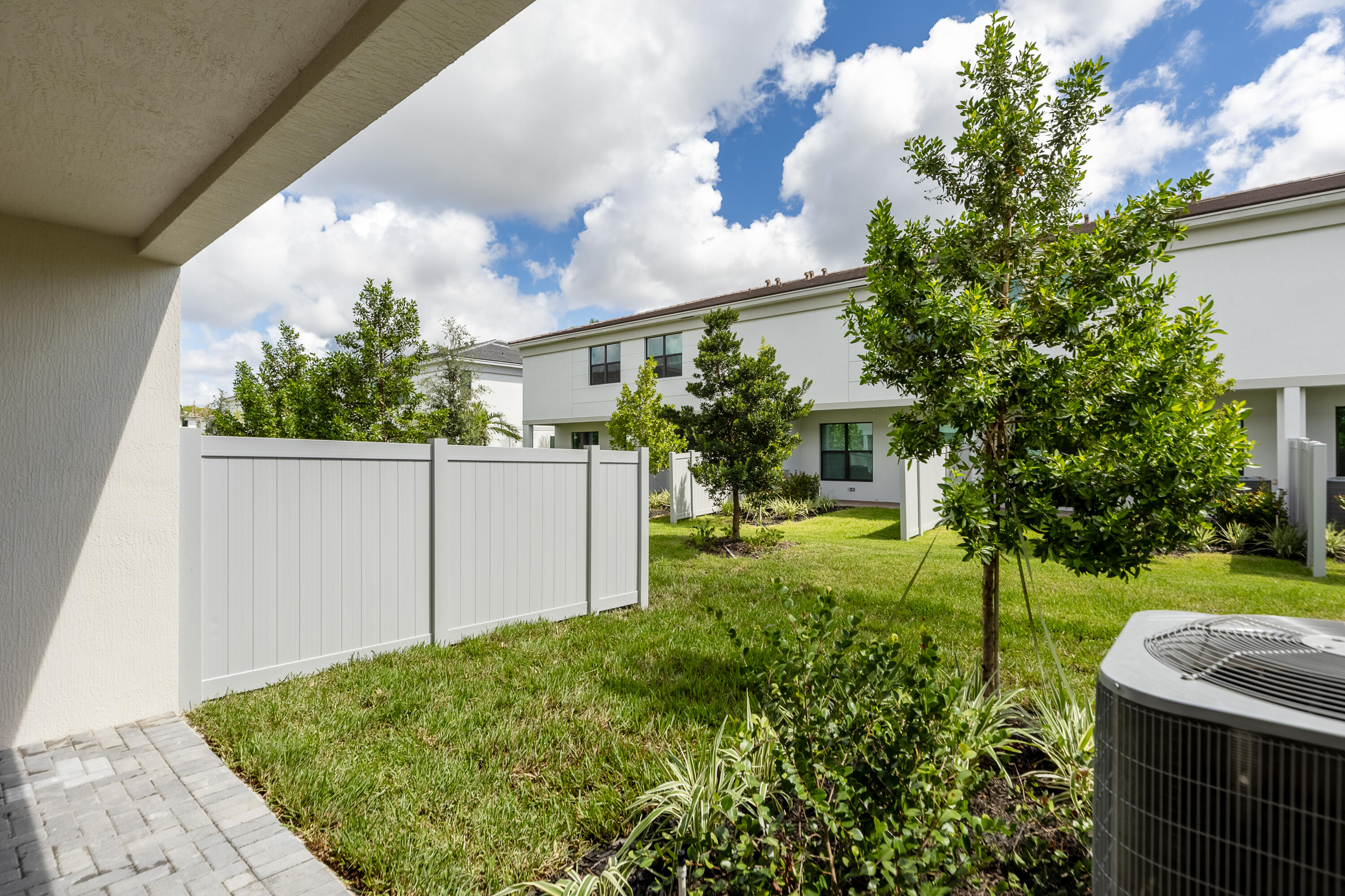 1185 Carillon Street Property Photo 24