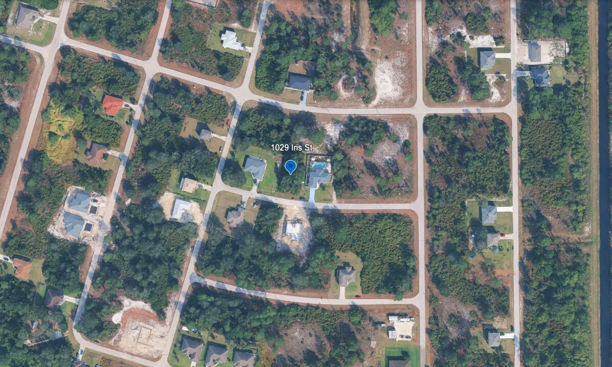 1029 Iris Street E Property Photo 1