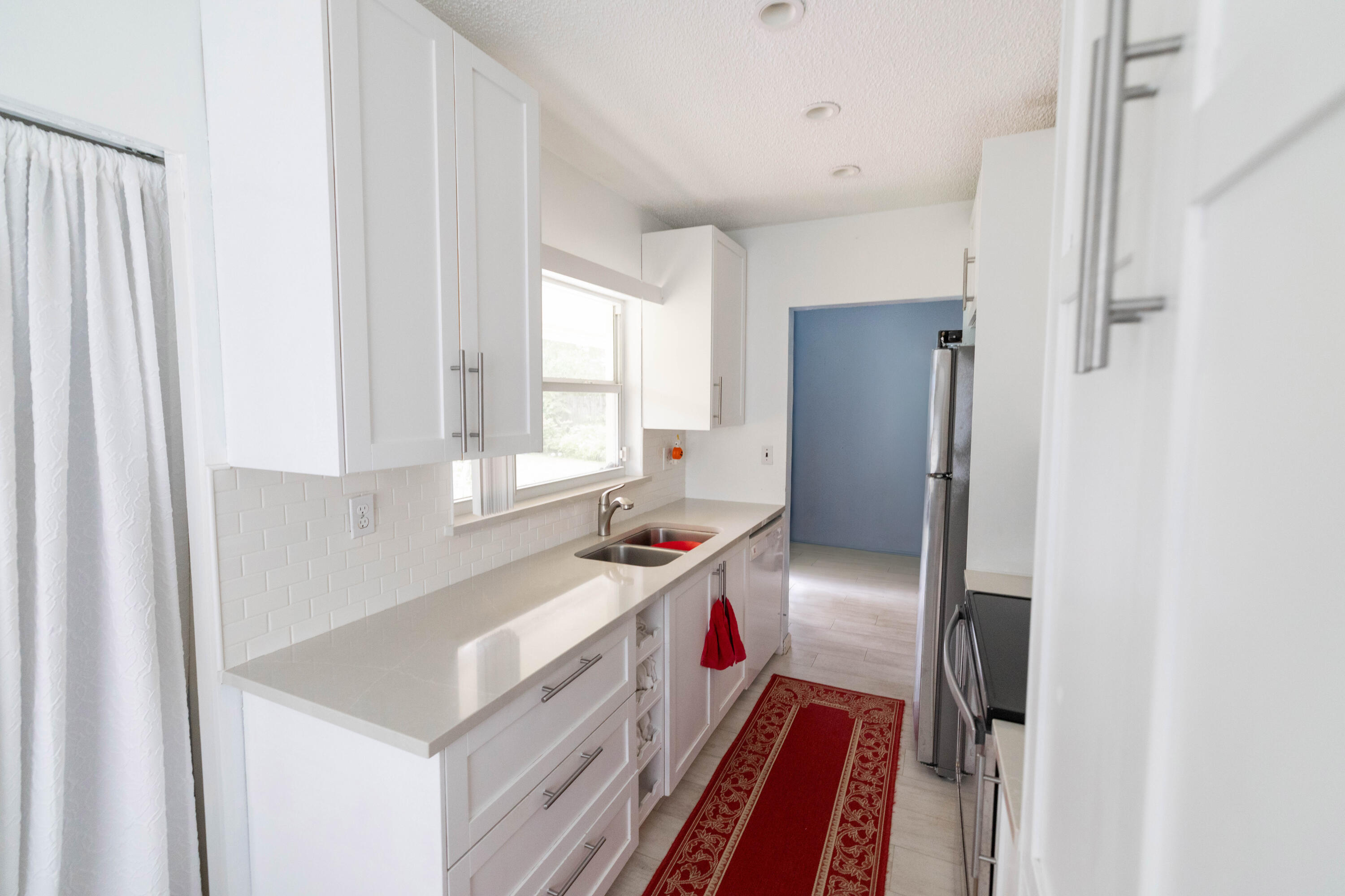 11030 Nw 27th Street Property Photo 4