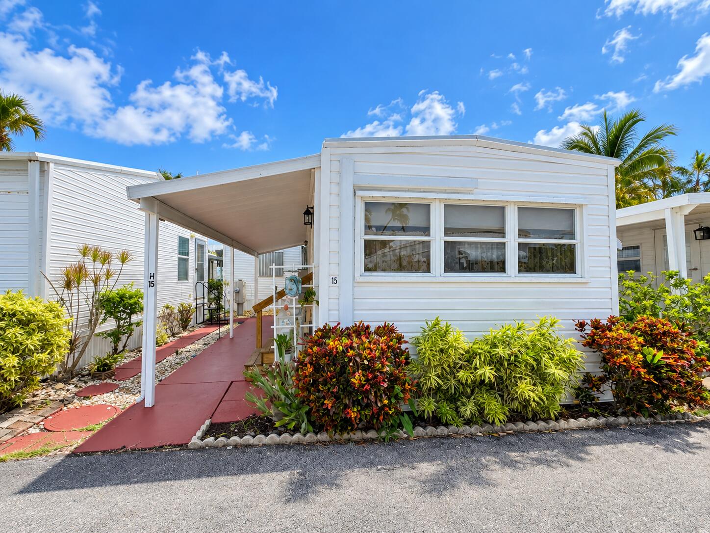 15 Hibiscus Drive H Property Photo 2