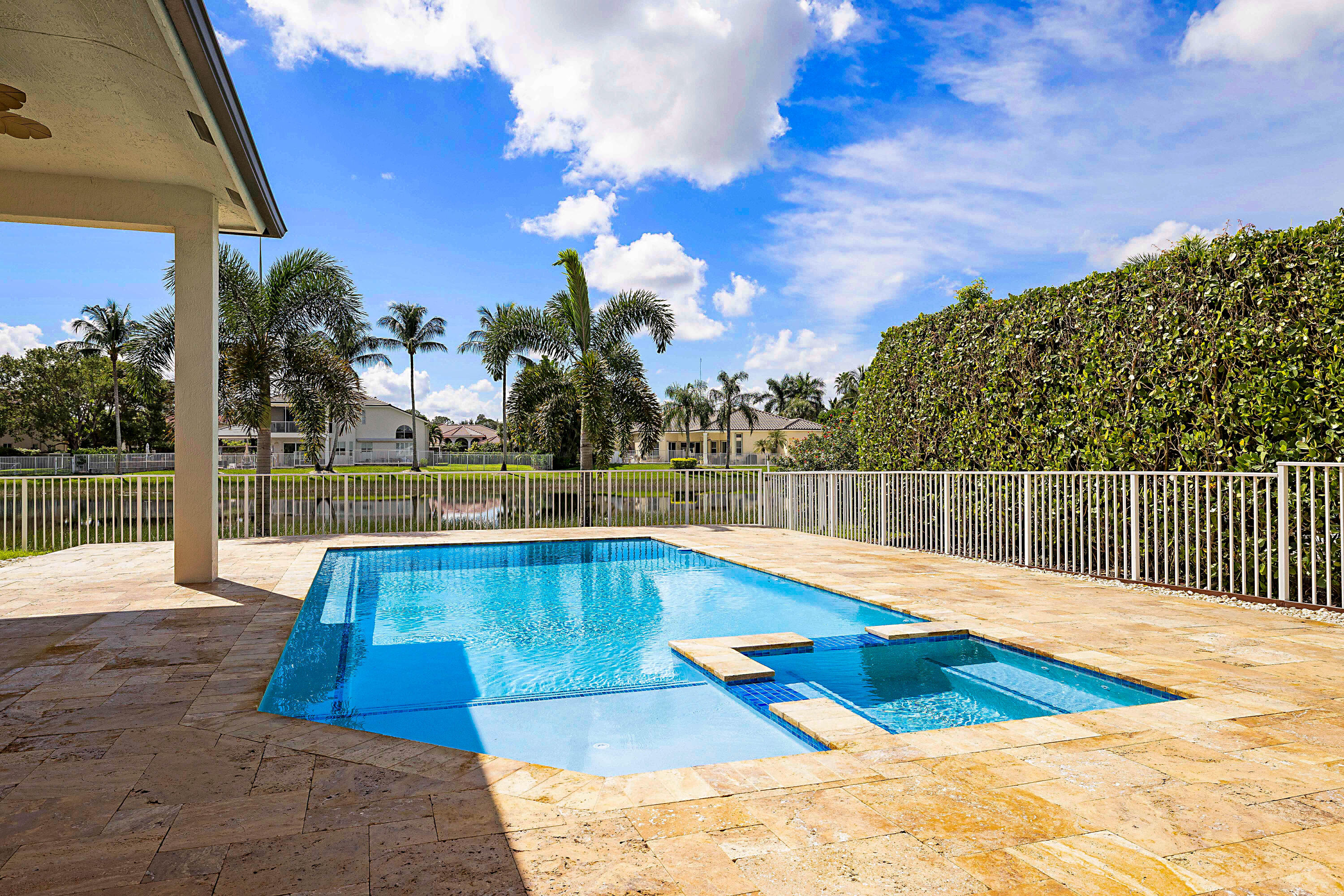 11618 Manatee Bay Lane Property Photo 1