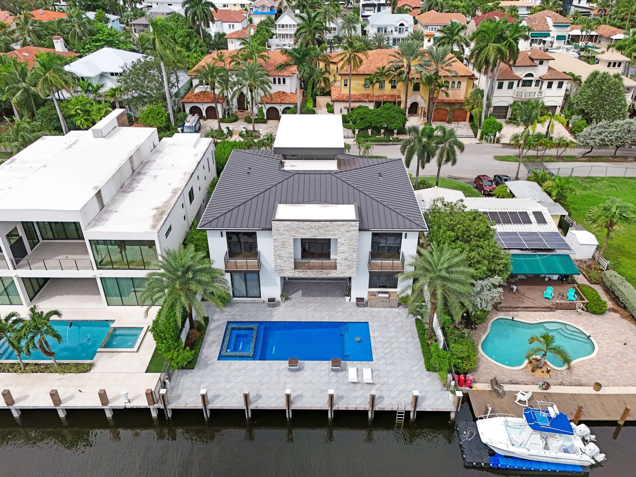 424 COCONUT ISLE Drive