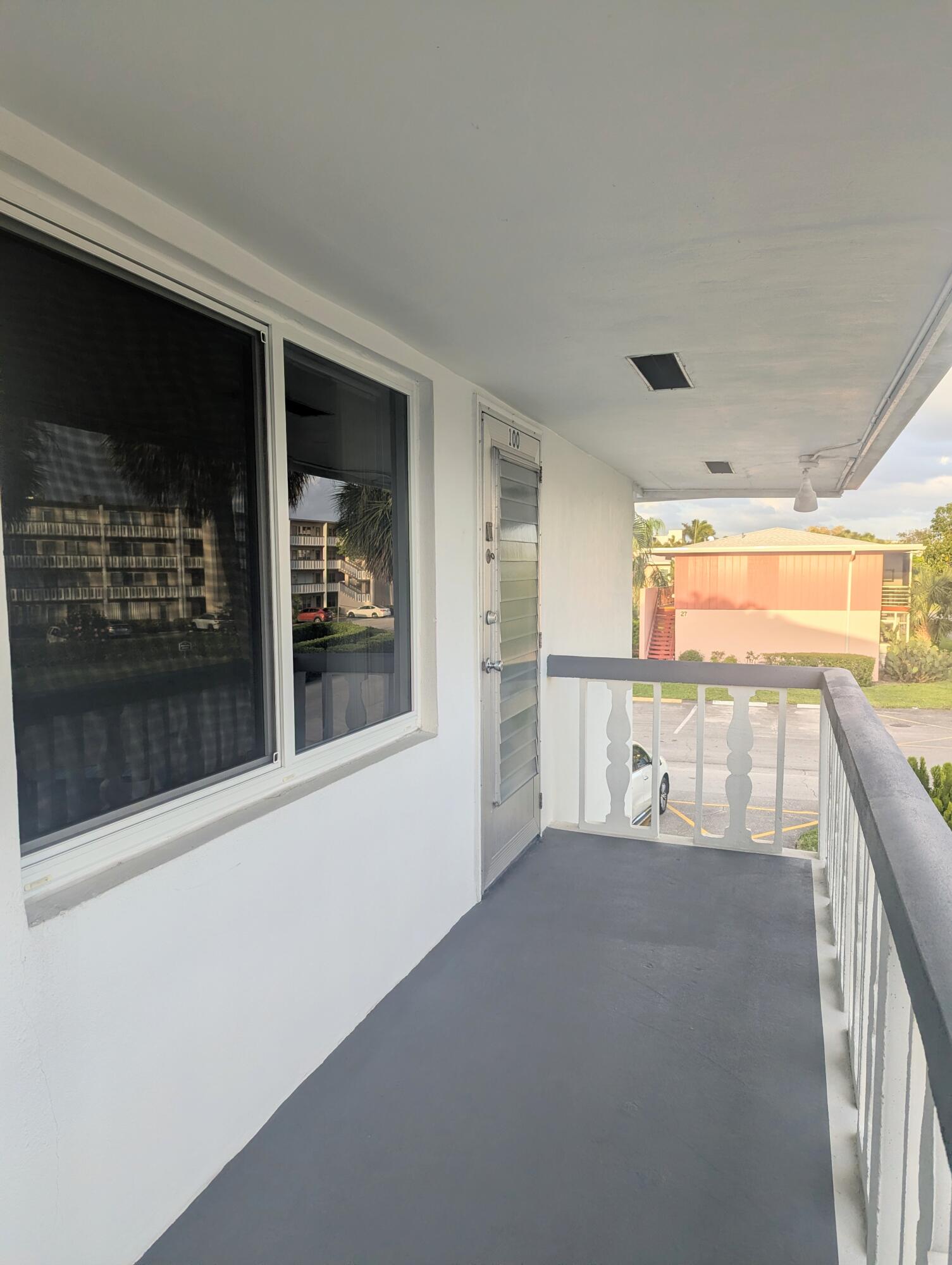 100 Kingswood E Property Photo 1