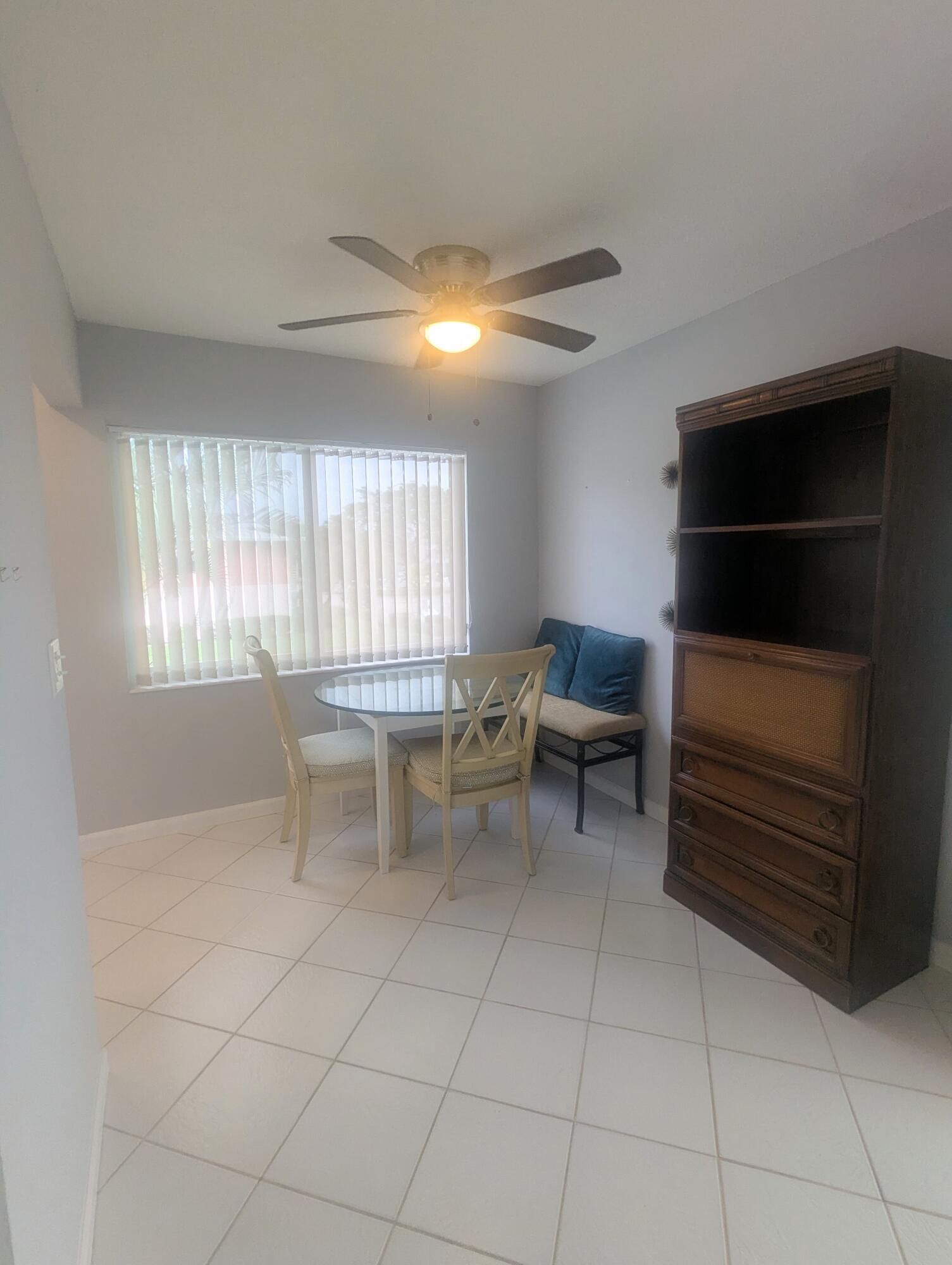 100 Kingswood E Property Photo 6