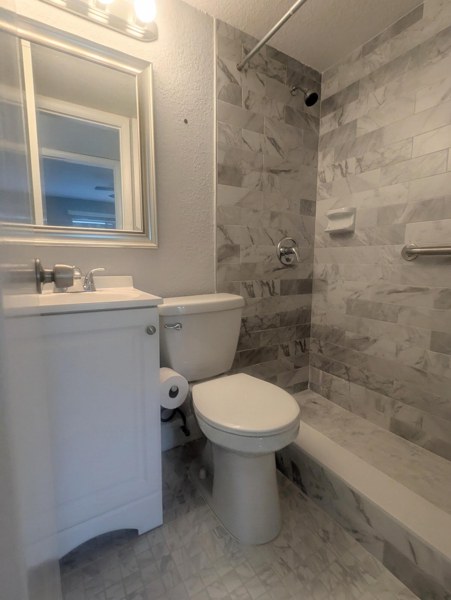 100 Kingswood E Property Photo 10