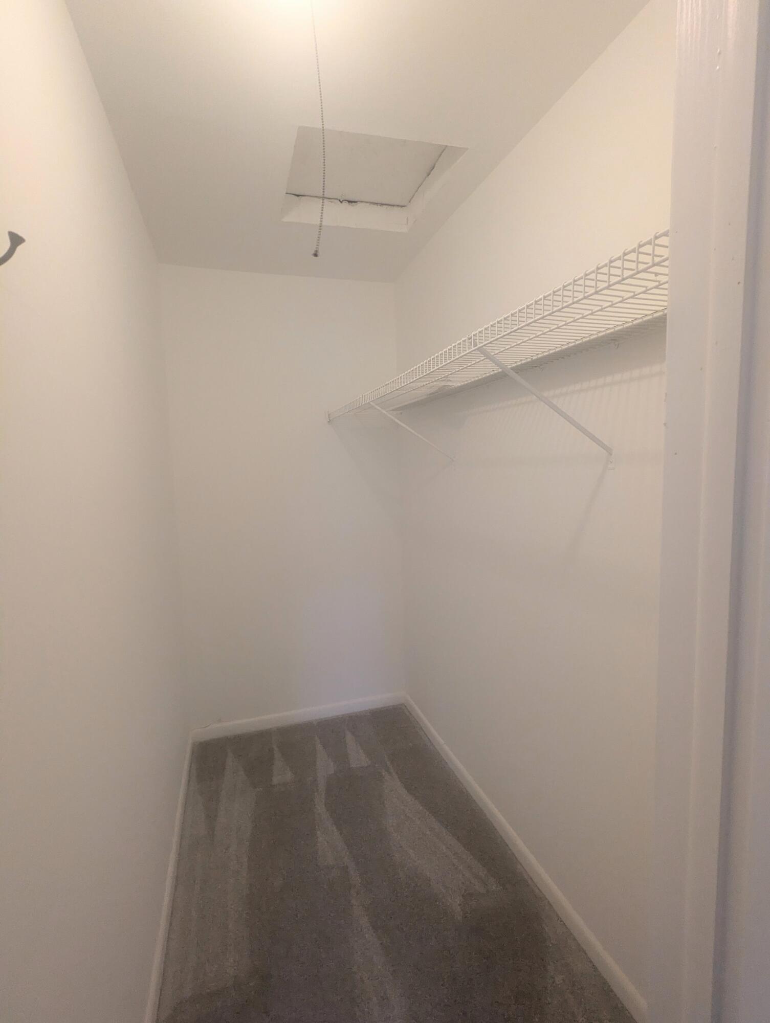 100 Kingswood E Property Photo 13