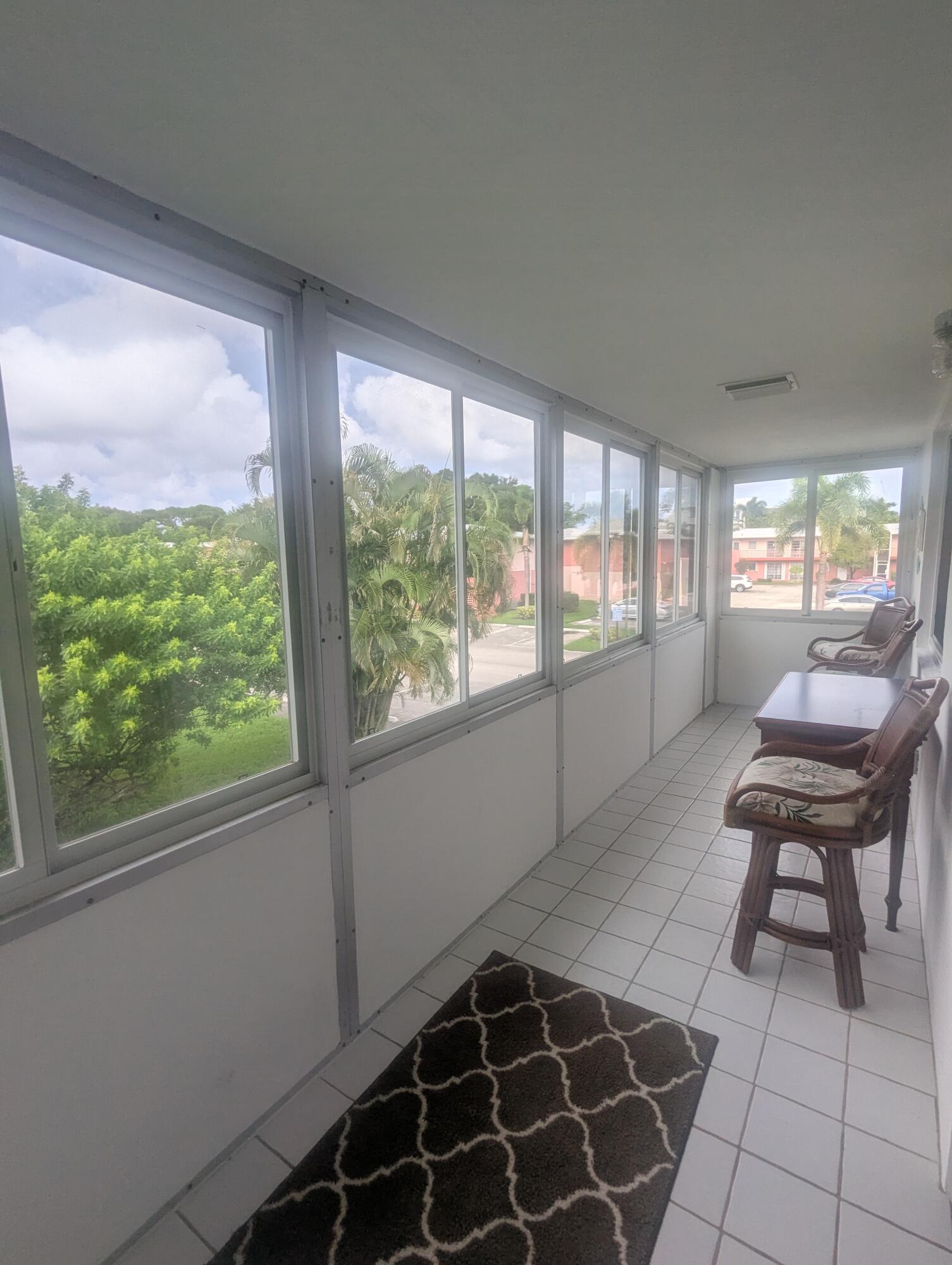 100 Kingswood E Property Photo 15
