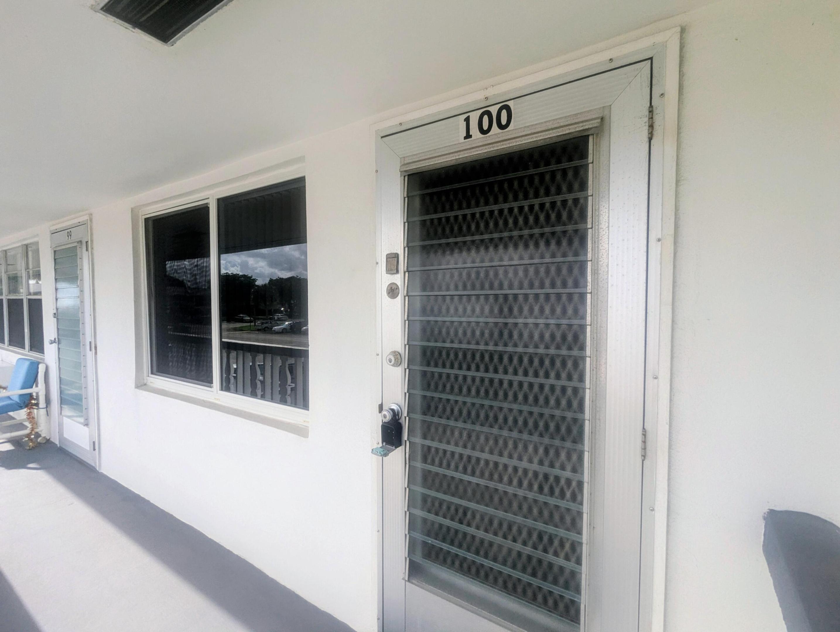 100 Kingswood E Property Photo 17