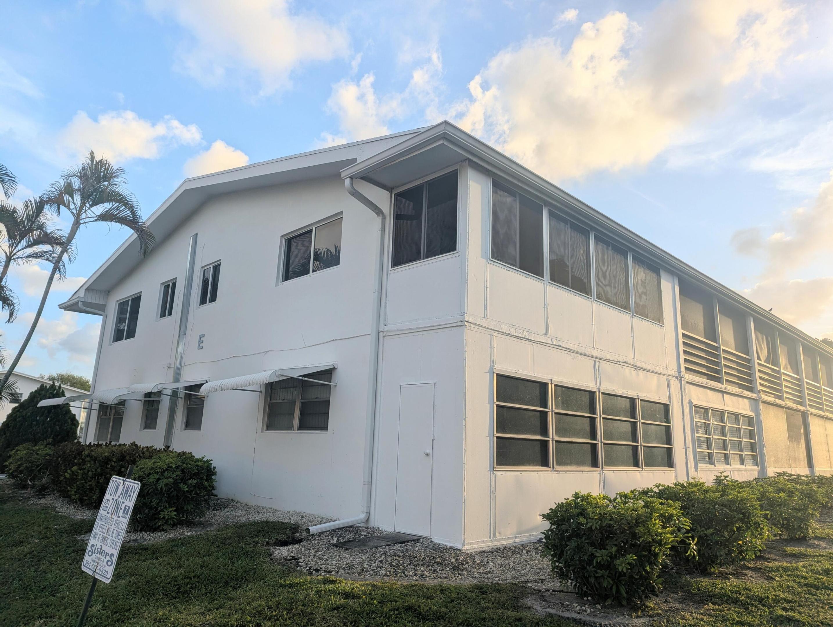 100 Kingswood E Property Photo 19