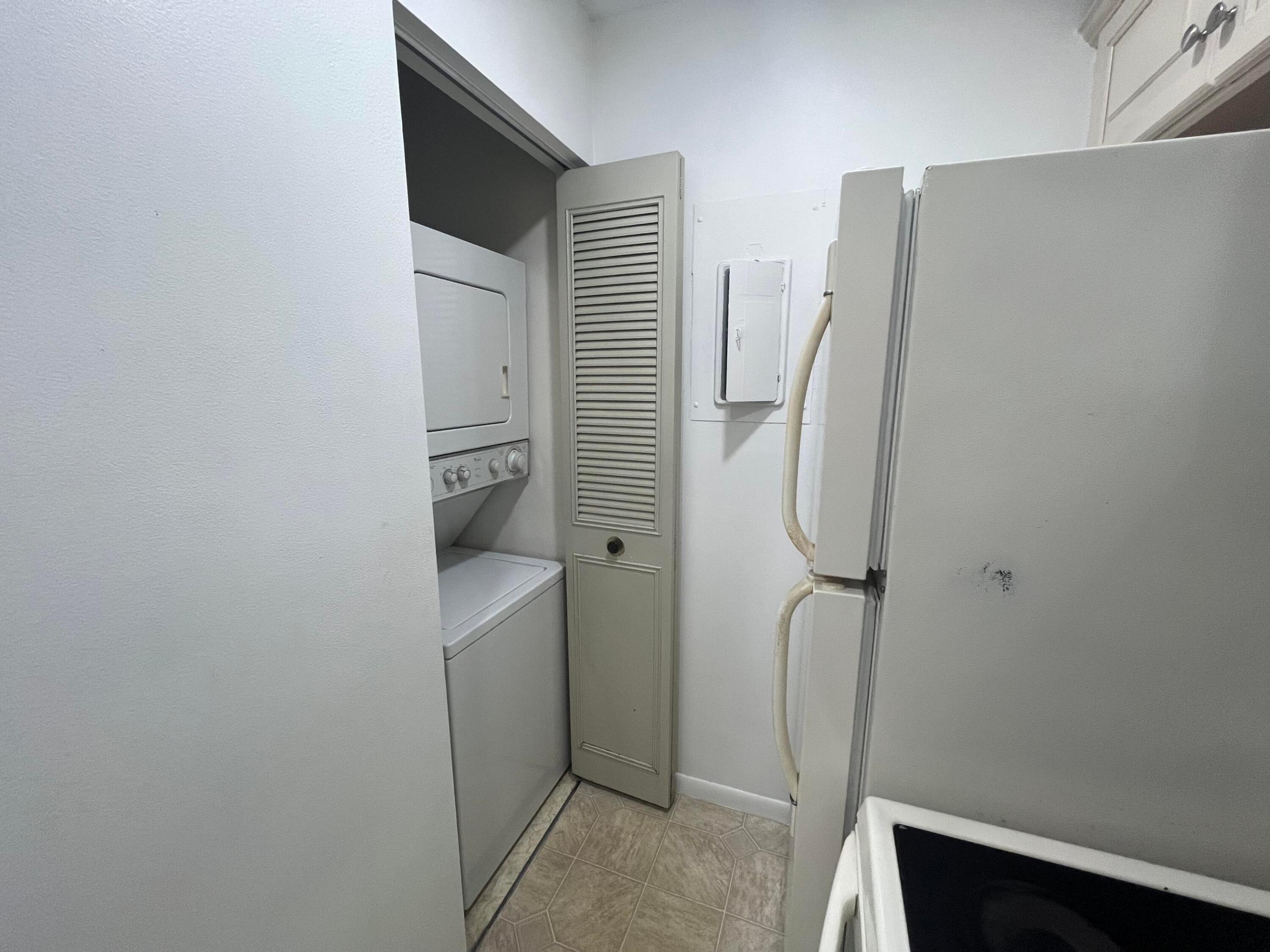 618 Sea Pine Way C2 Property Photo 5