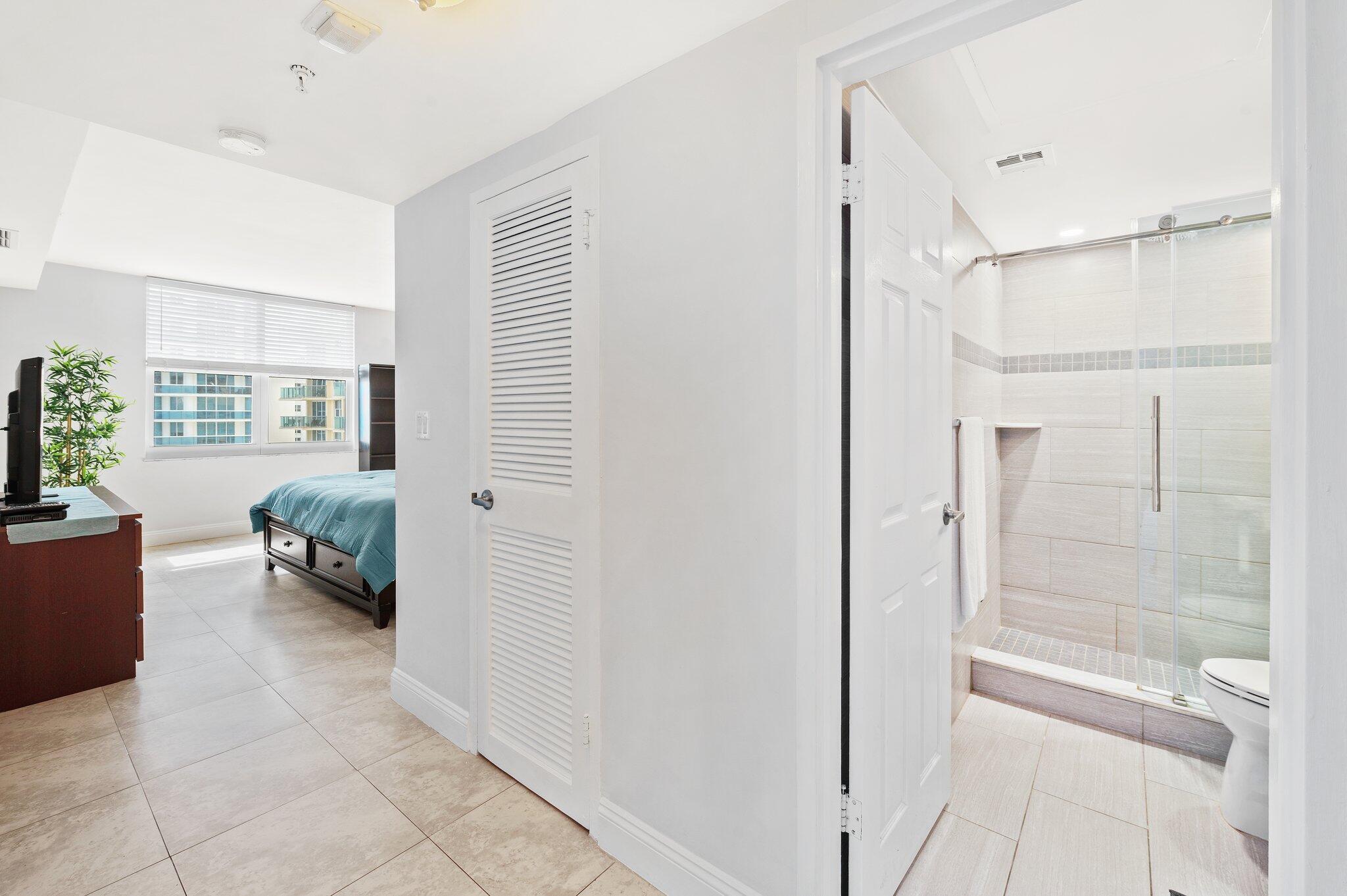 2501 S Ocean Drive 1516 Property Photo 11