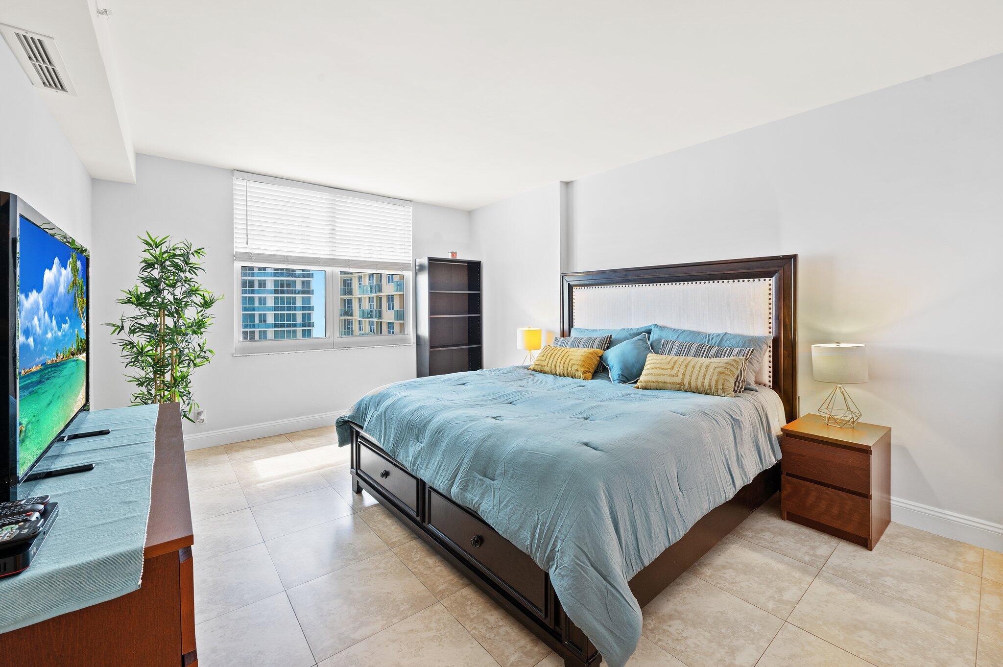 2501 S Ocean Drive 1516 Property Photo 12