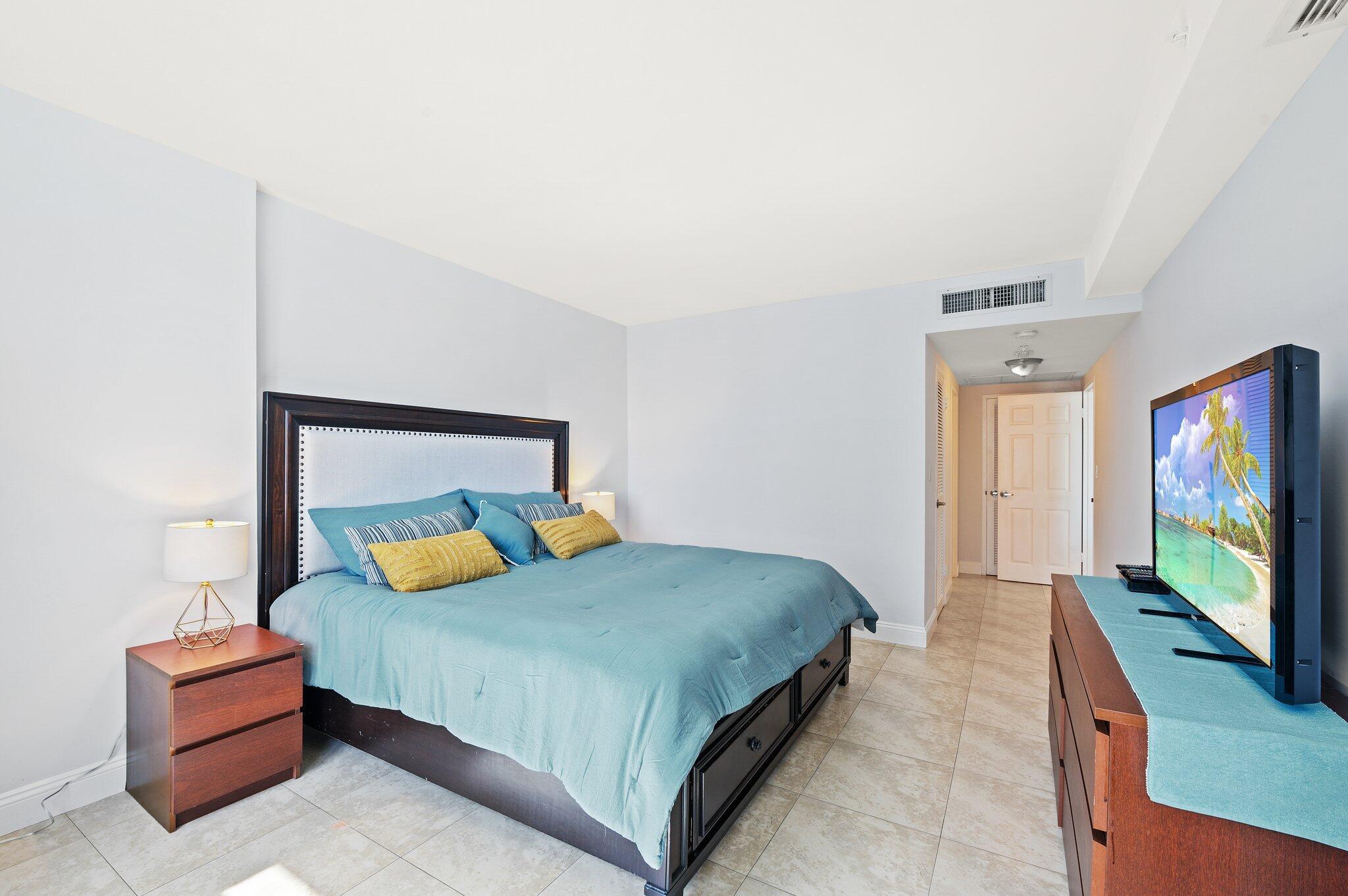 2501 S Ocean Drive 1516 Property Photo 14