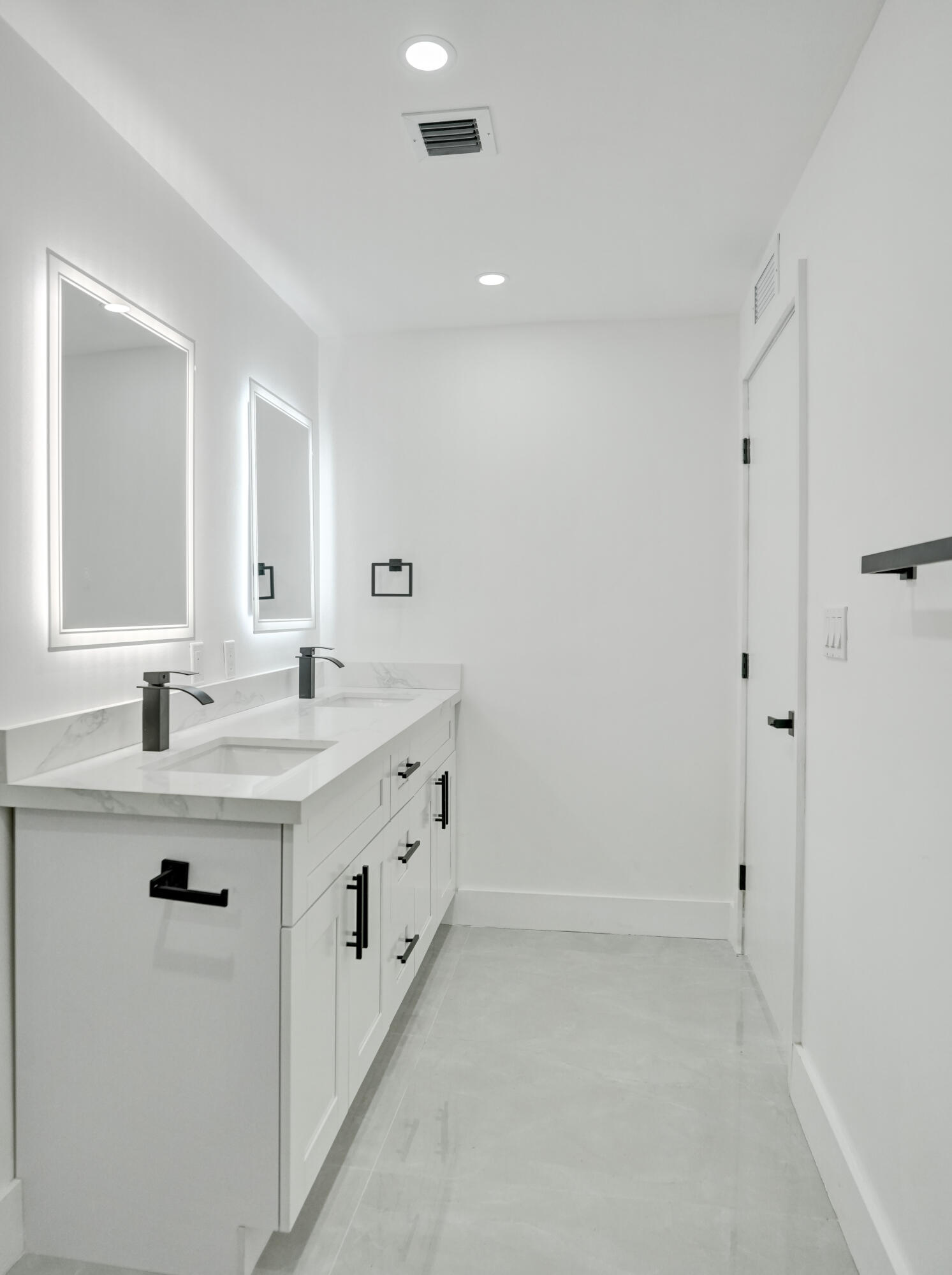 3234 Taft Street Property Photo 20