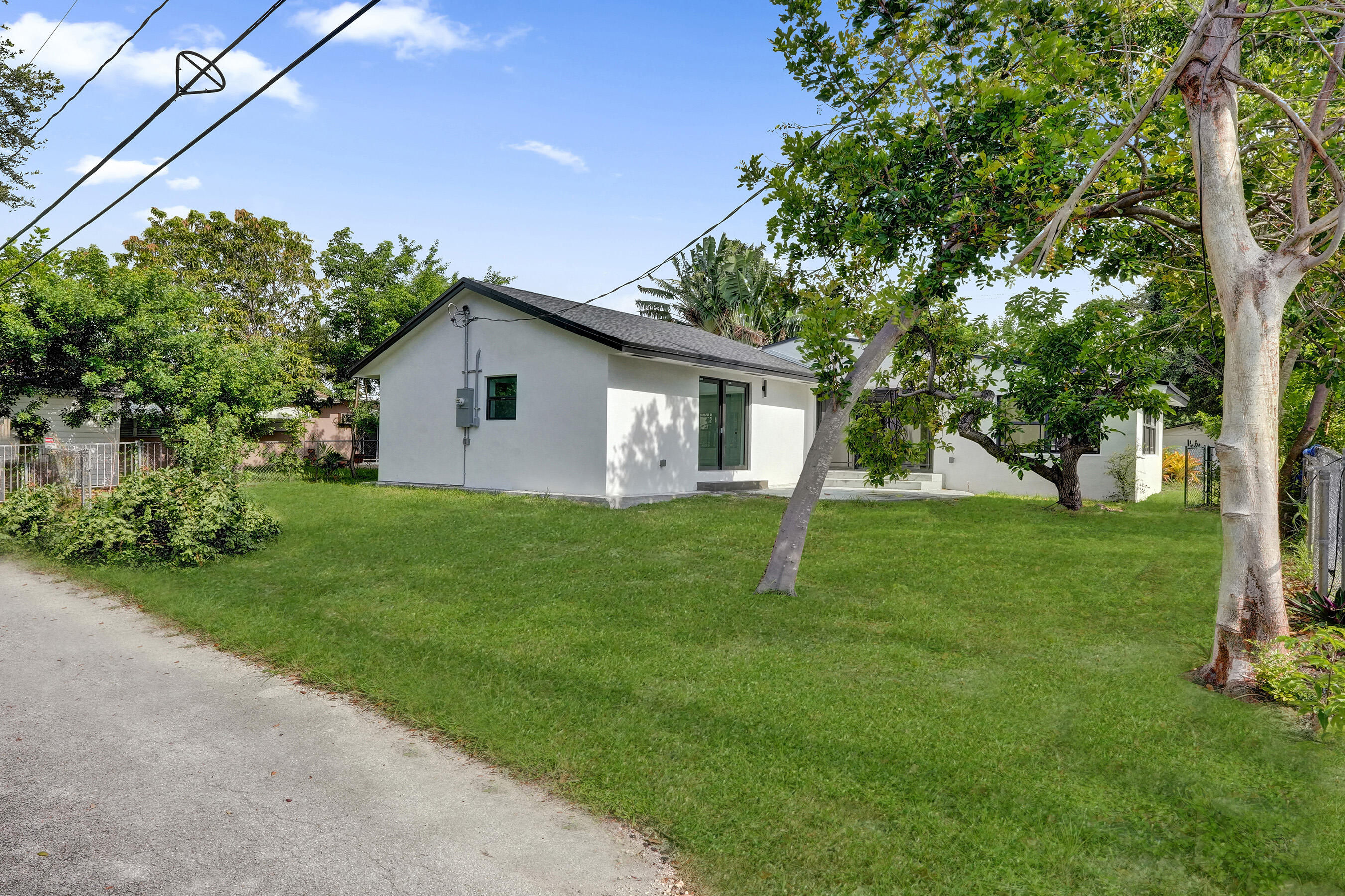 3234 Taft Street Property Photo 58
