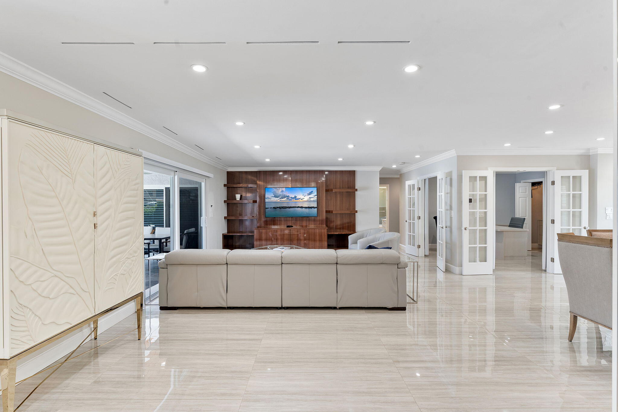 831 Dover Street Property Photo 40