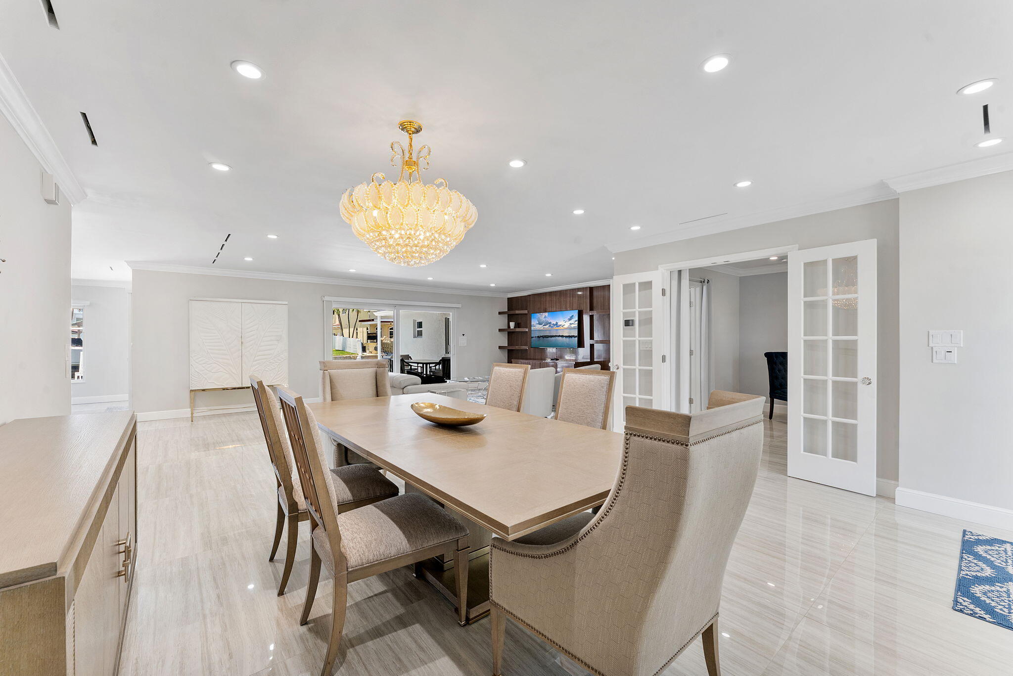 831 Dover Street Property Photo 43
