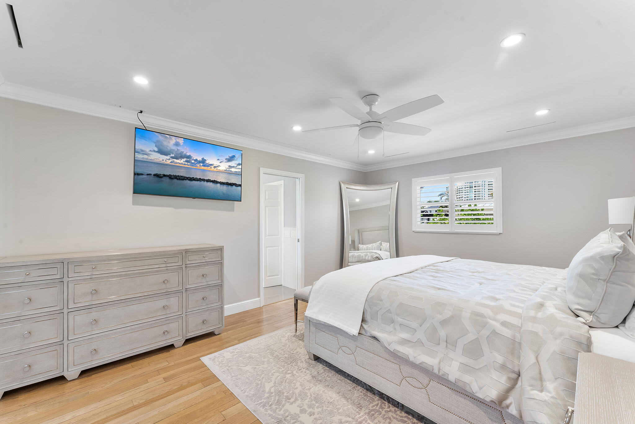 831 Dover Street Property Photo 55