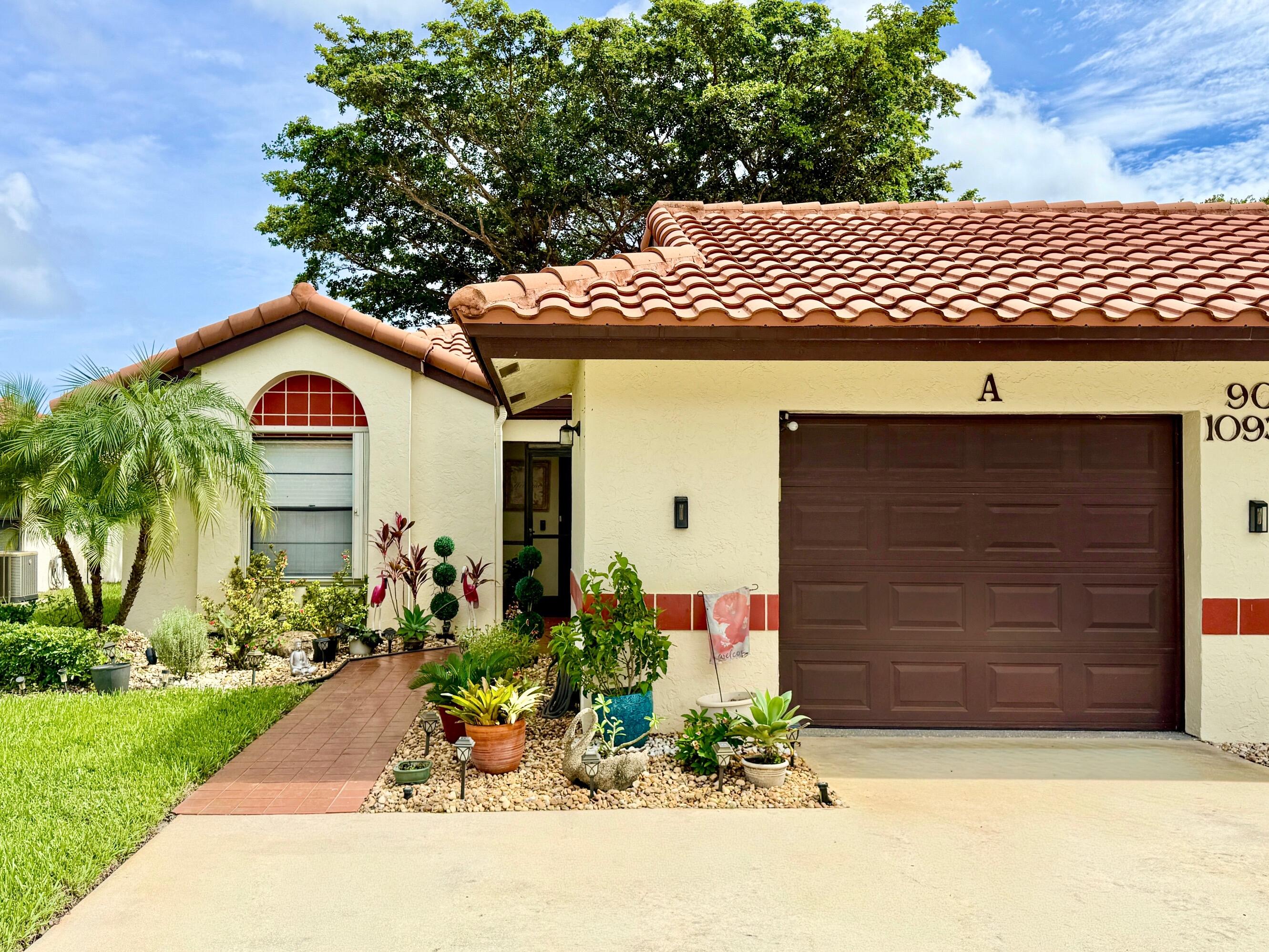 10938 Roebelini Palm Court A Property Photo 2