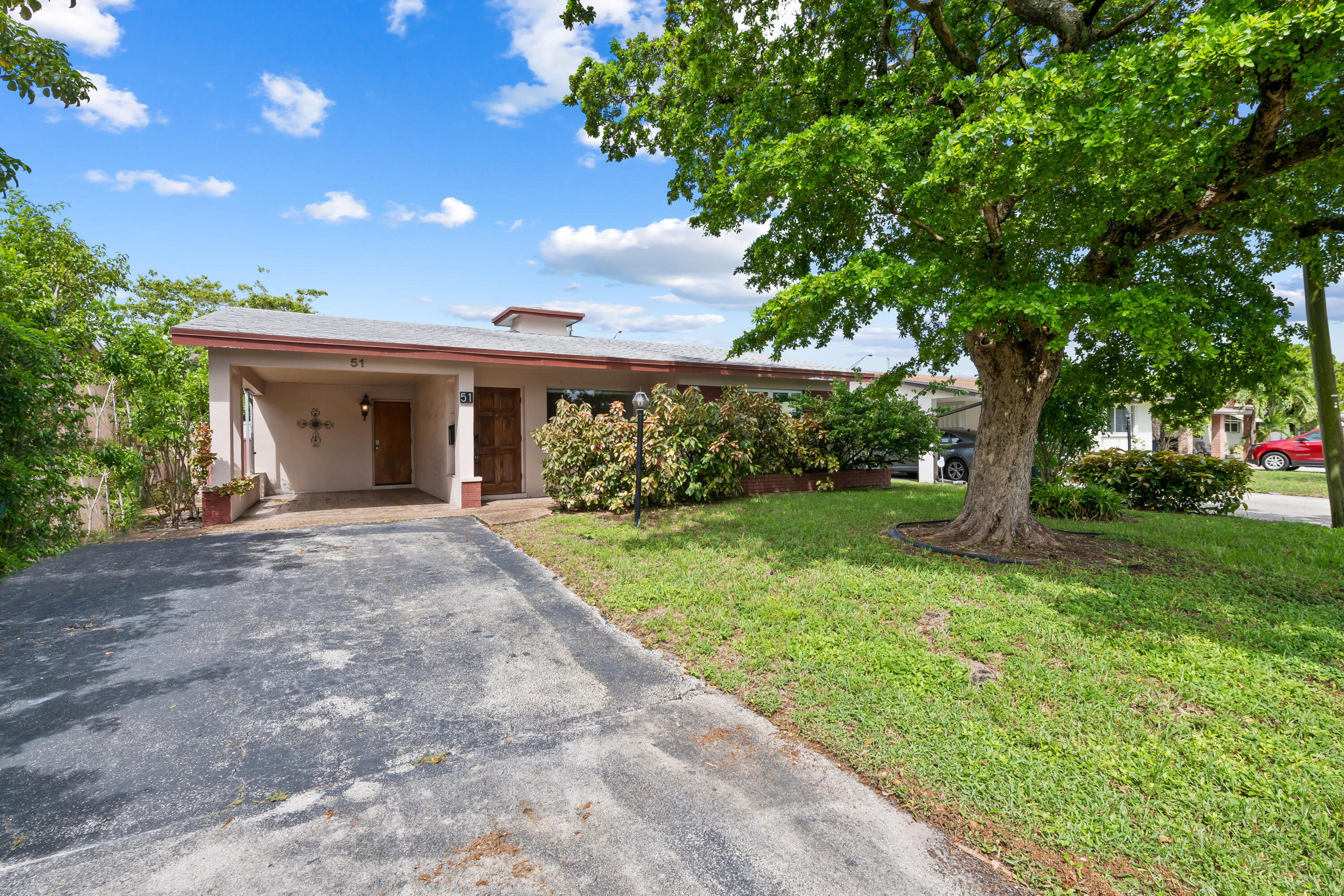 51 Ne 49th Street Property Photo 2