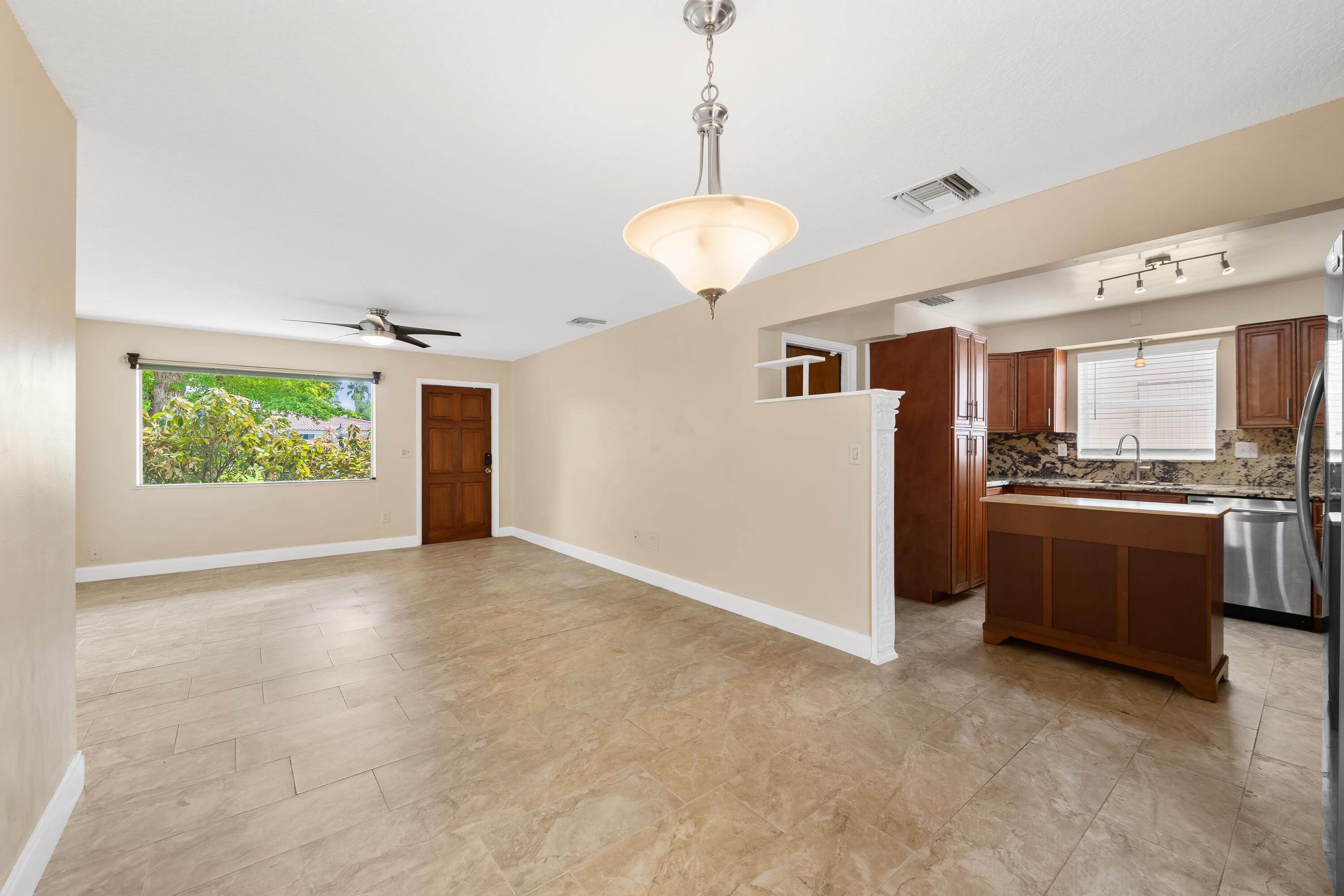 51 Ne 49th Street Property Photo 7