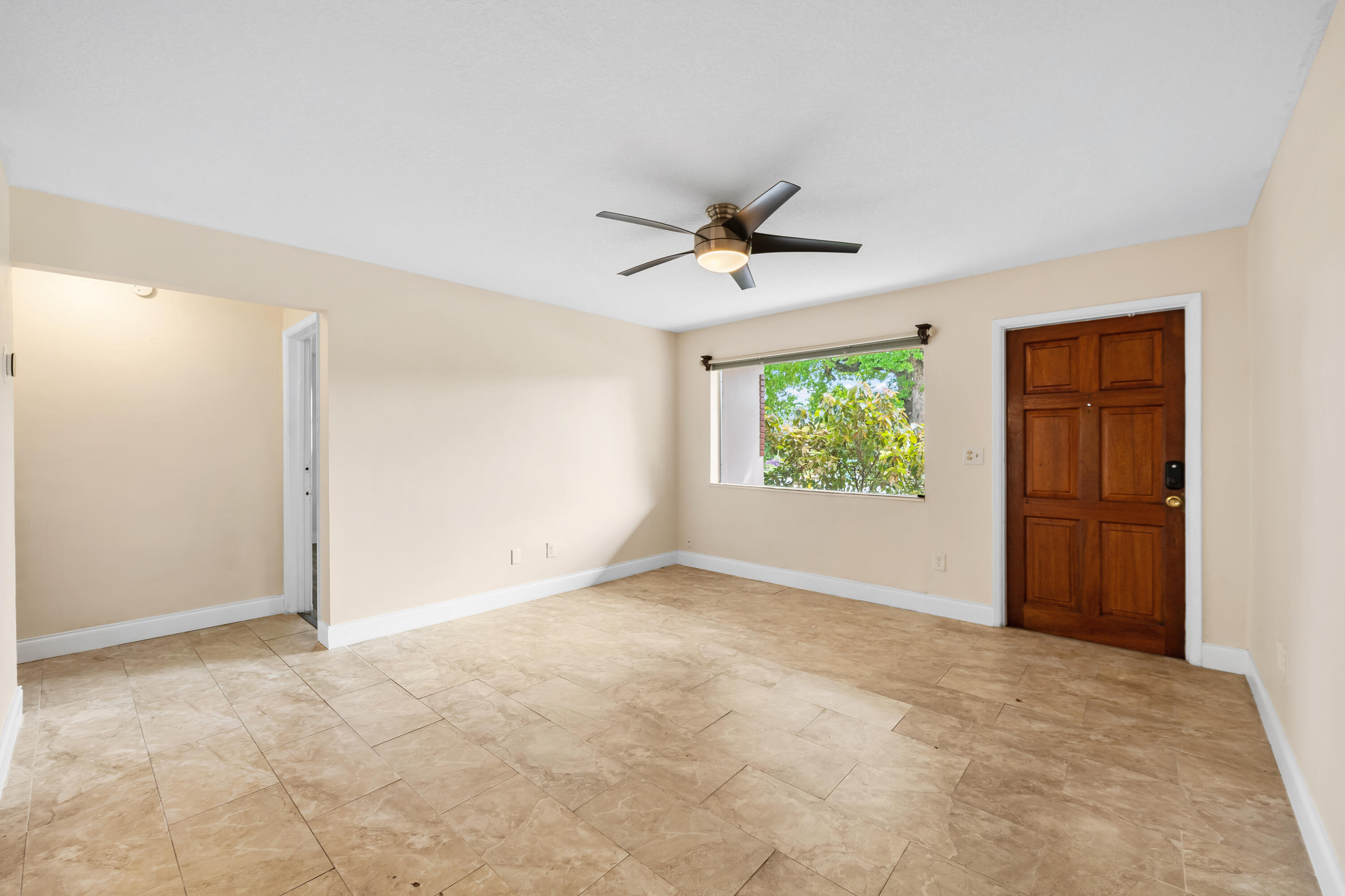 51 Ne 49th Street Property Photo 8
