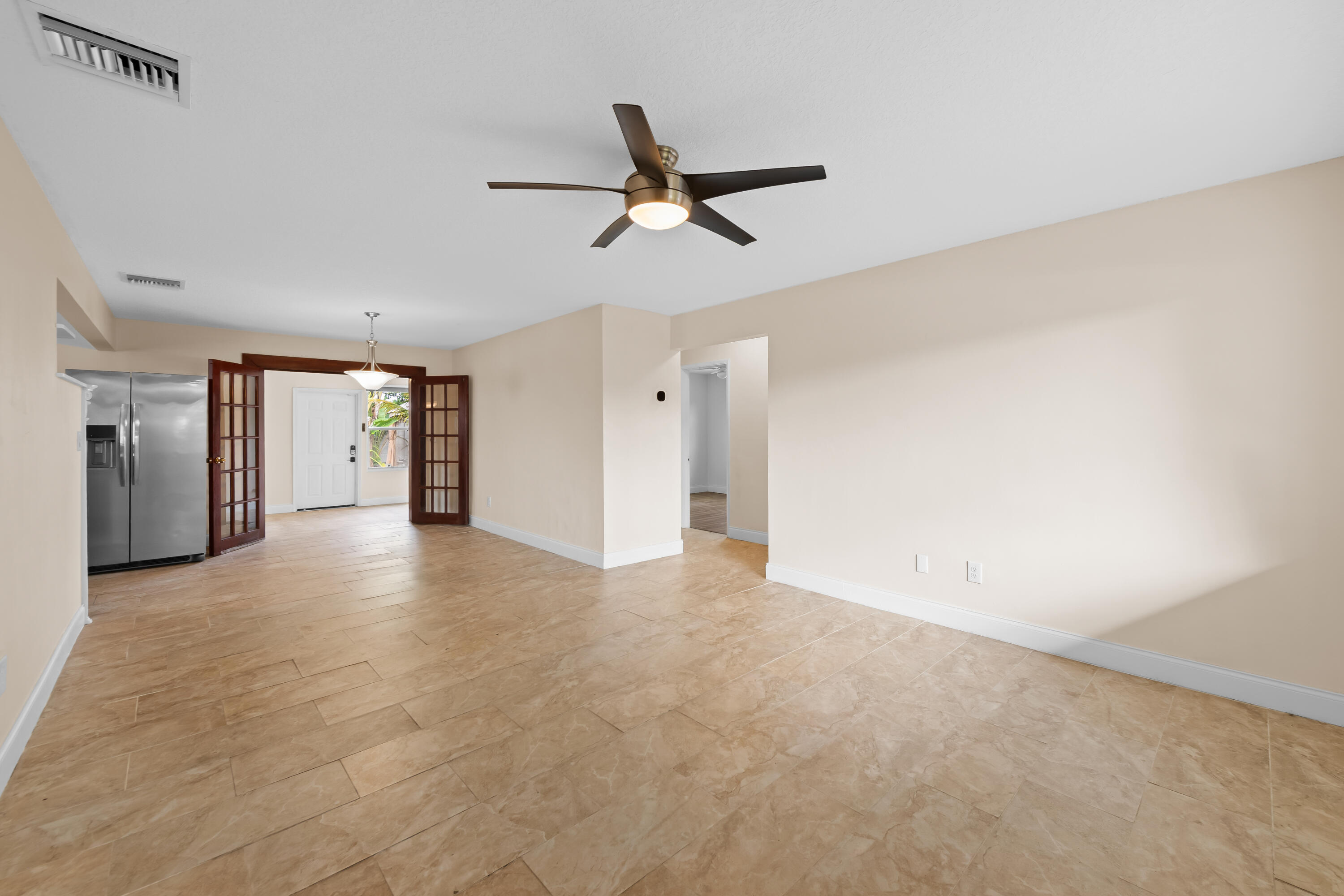 51 Ne 49th Street Property Photo 10