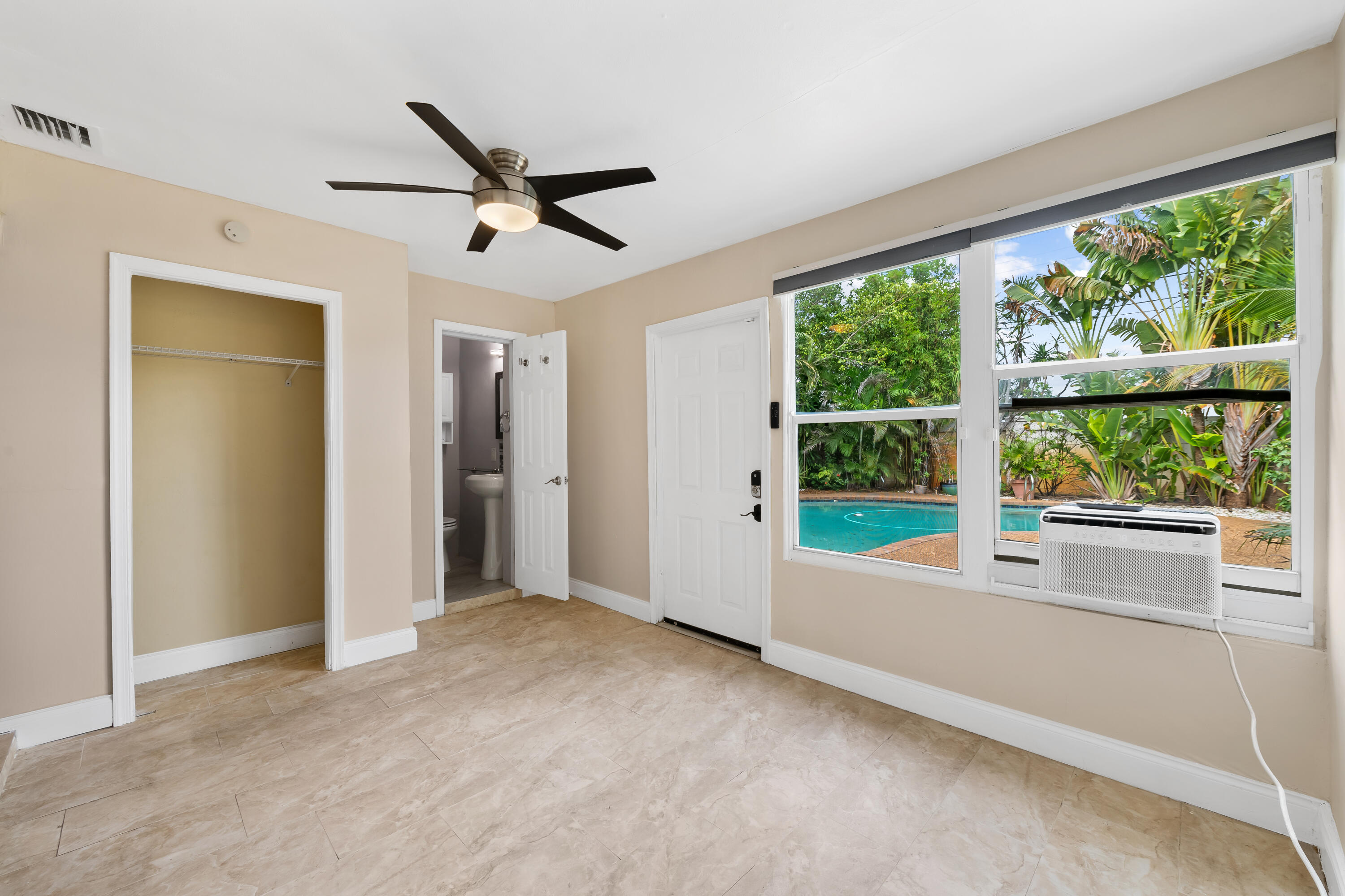 51 Ne 49th Street Property Photo 13