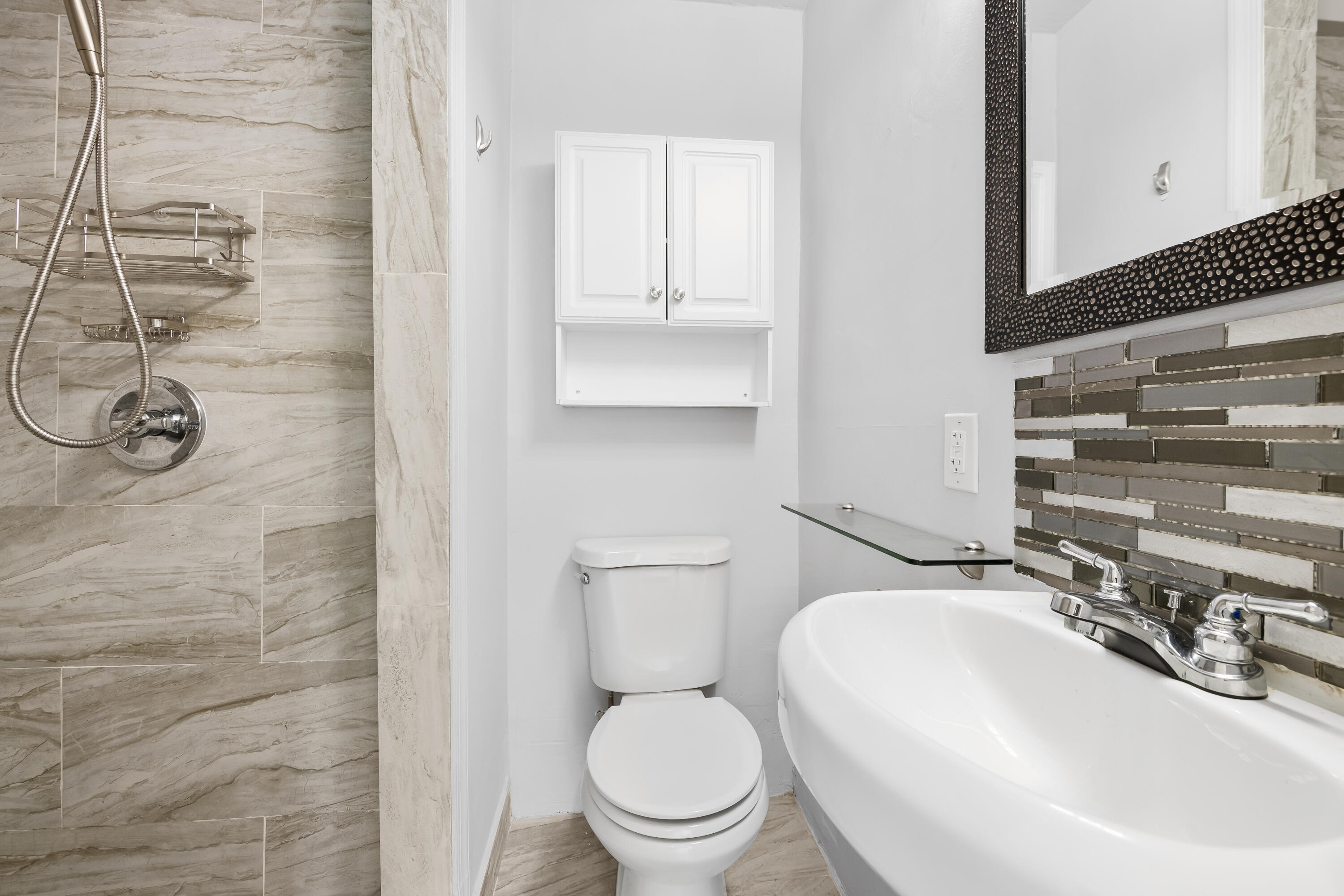 51 Ne 49th Street Property Photo 15