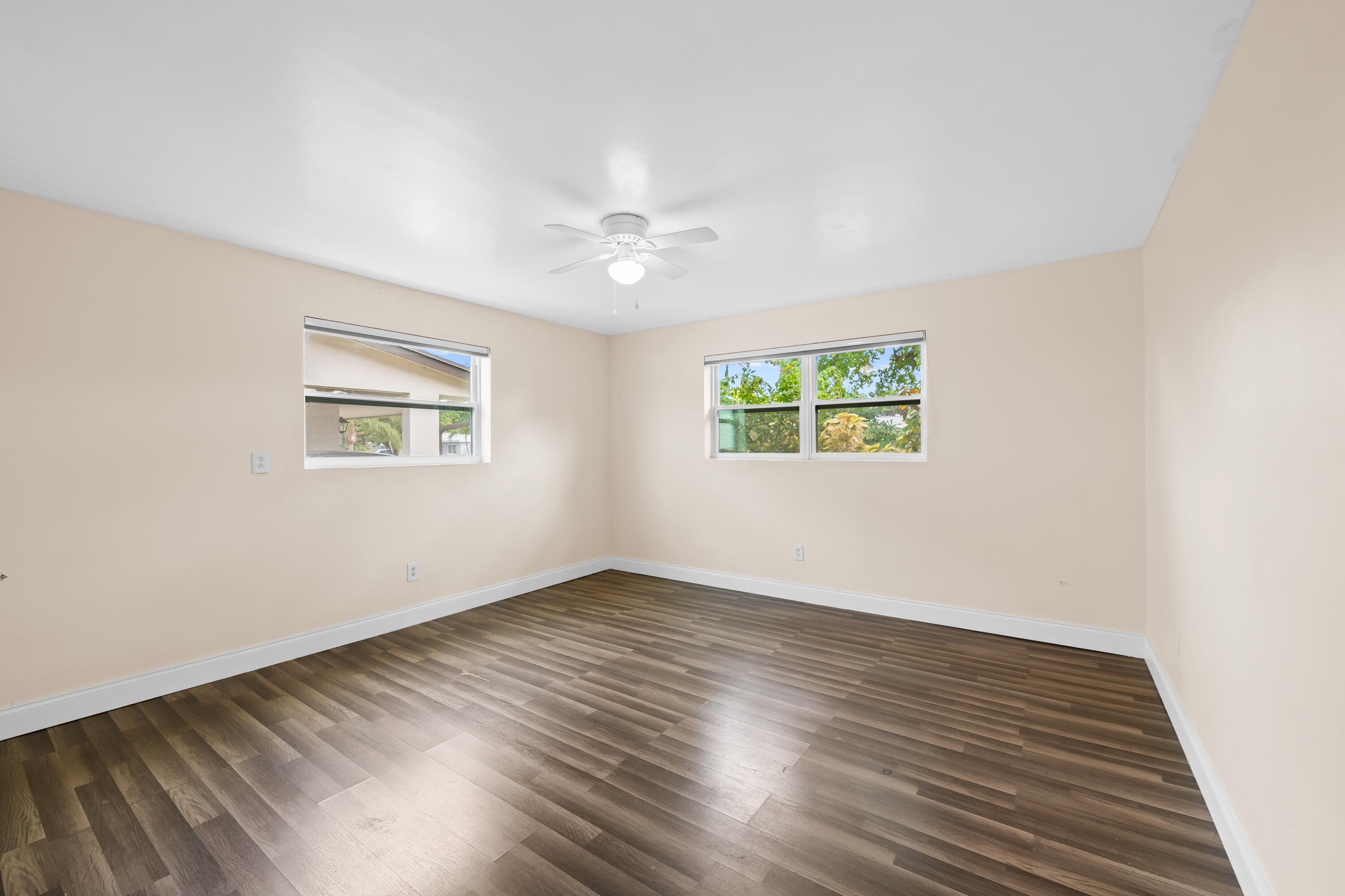 51 Ne 49th Street Property Photo 17
