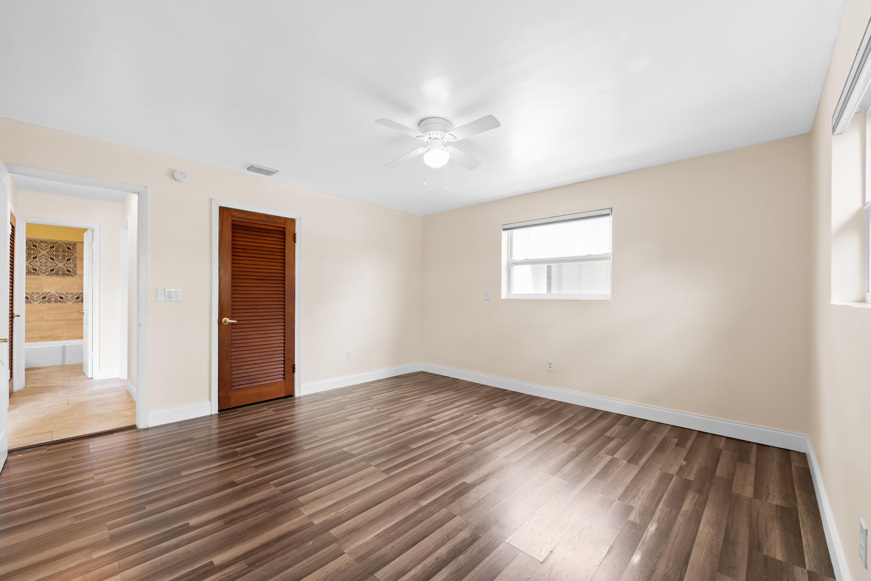51 Ne 49th Street Property Photo 19