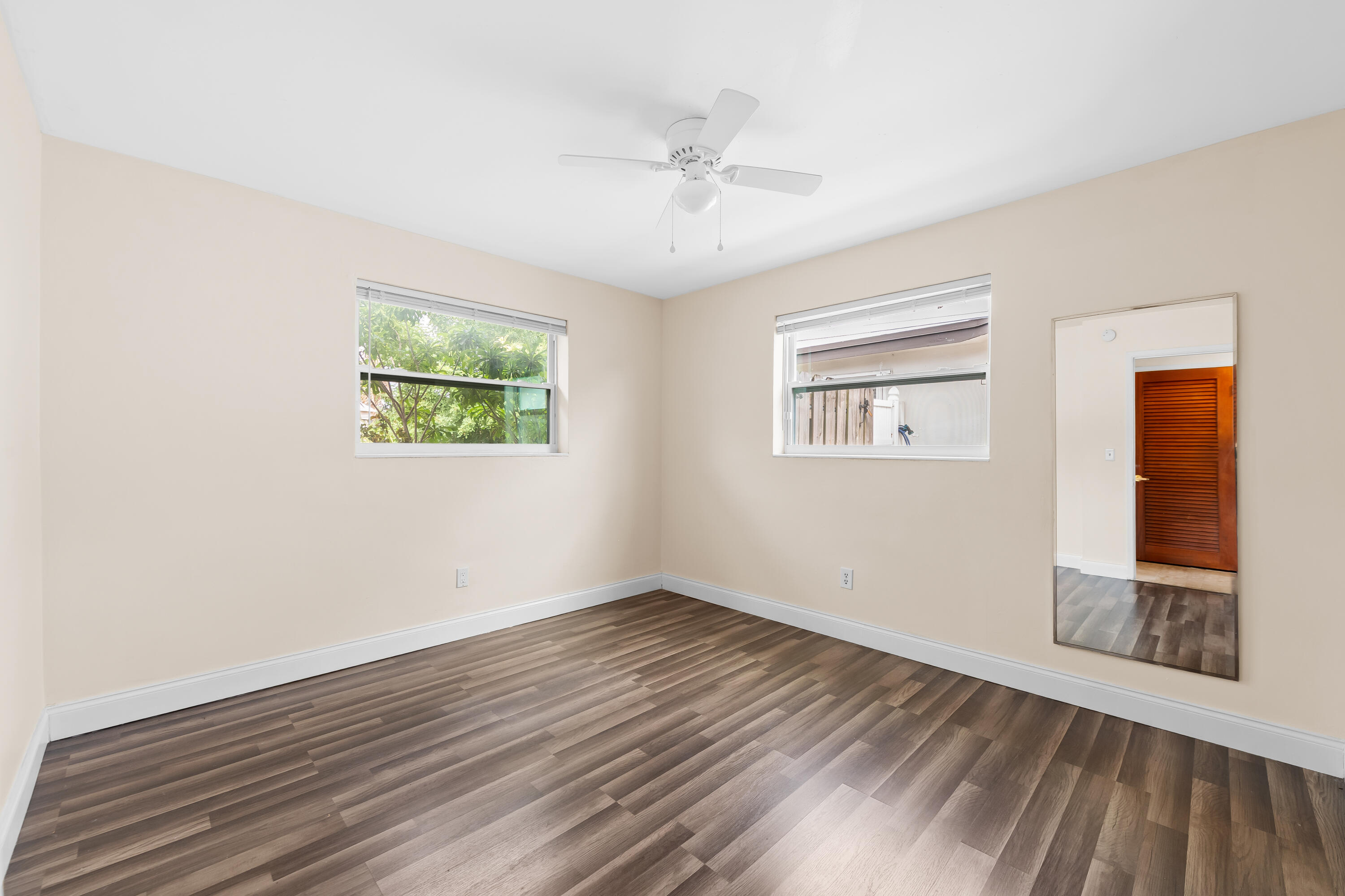 51 Ne 49th Street Property Photo 20