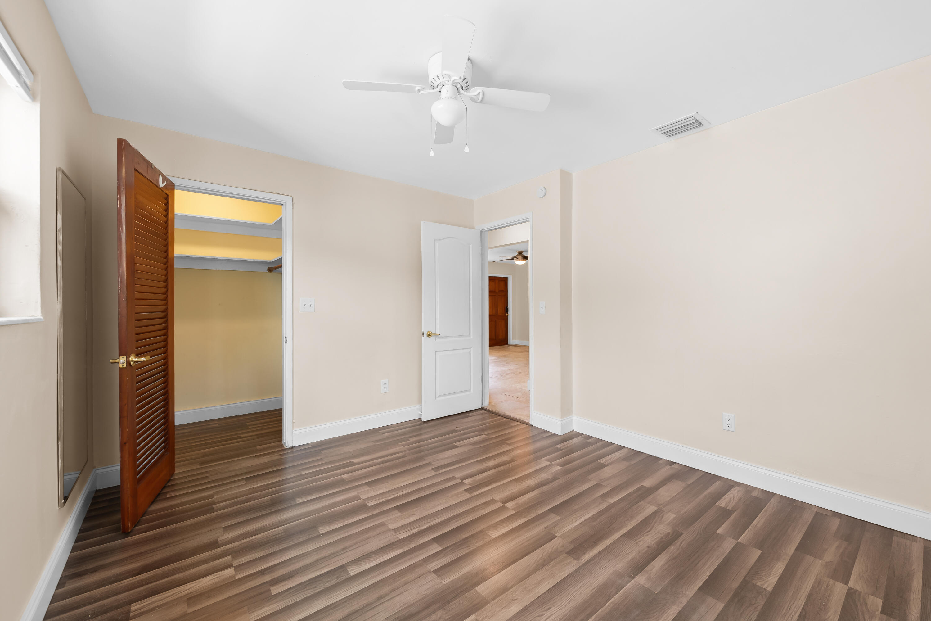 51 Ne 49th Street Property Photo 21