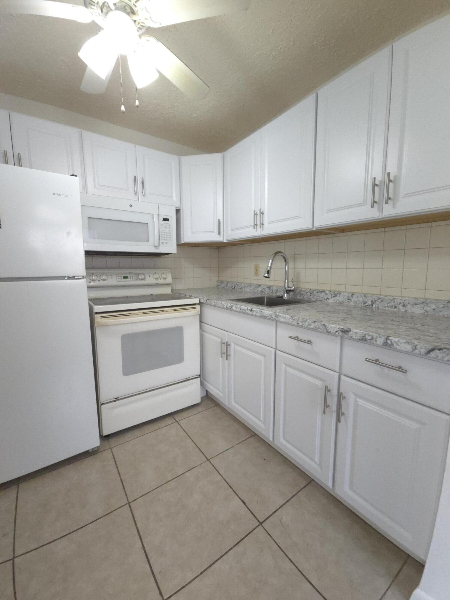 129 Norwich F Property Photo 7
