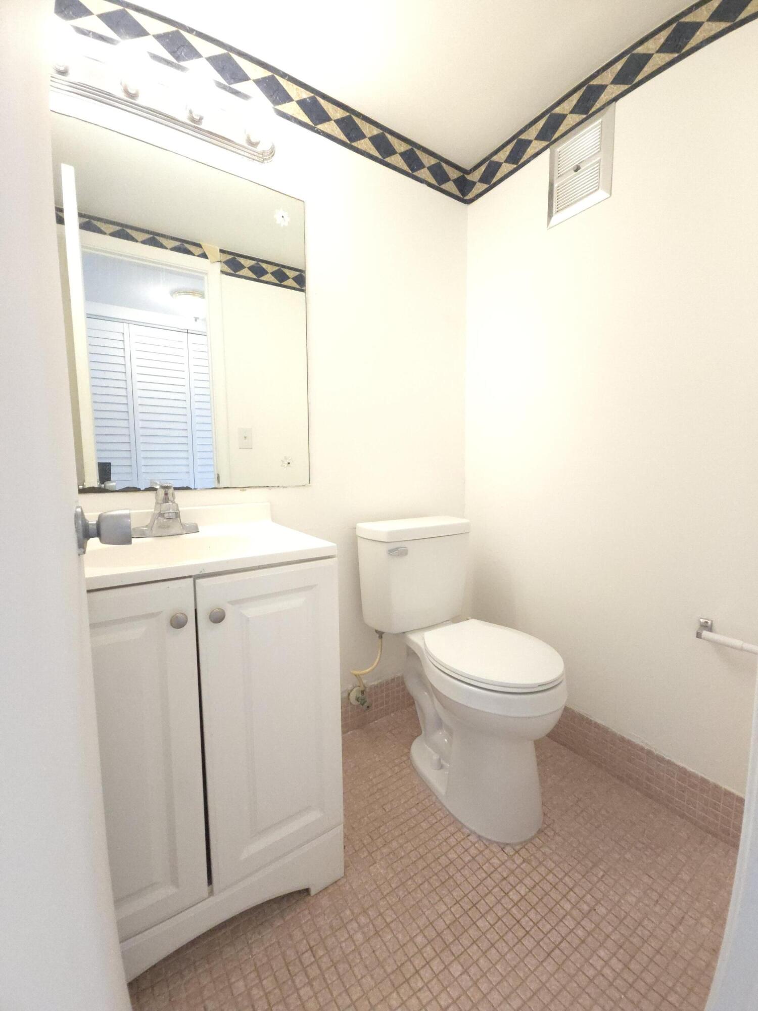 129 Norwich F Property Photo 8