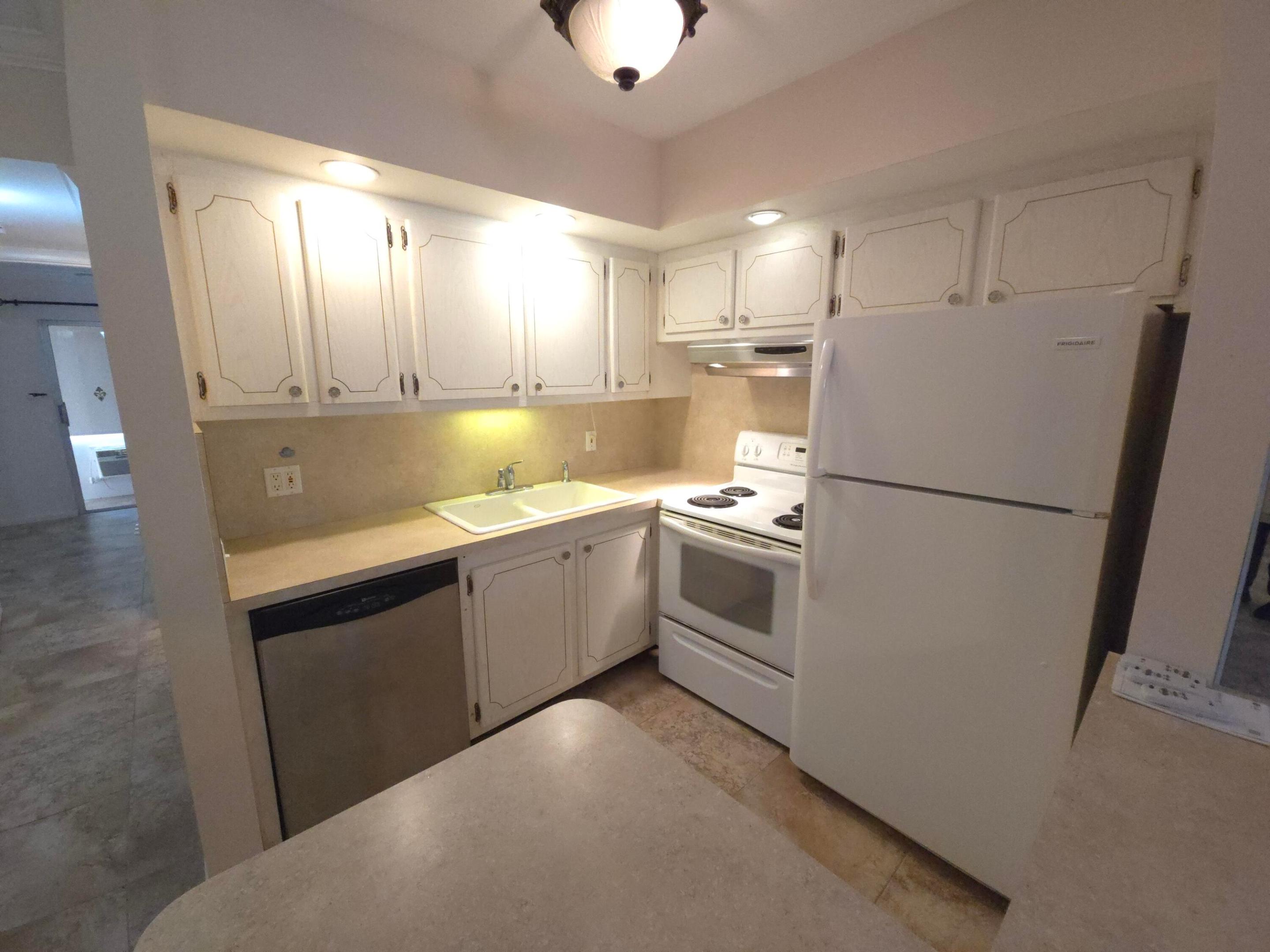 57 Camden C Property Photo 6