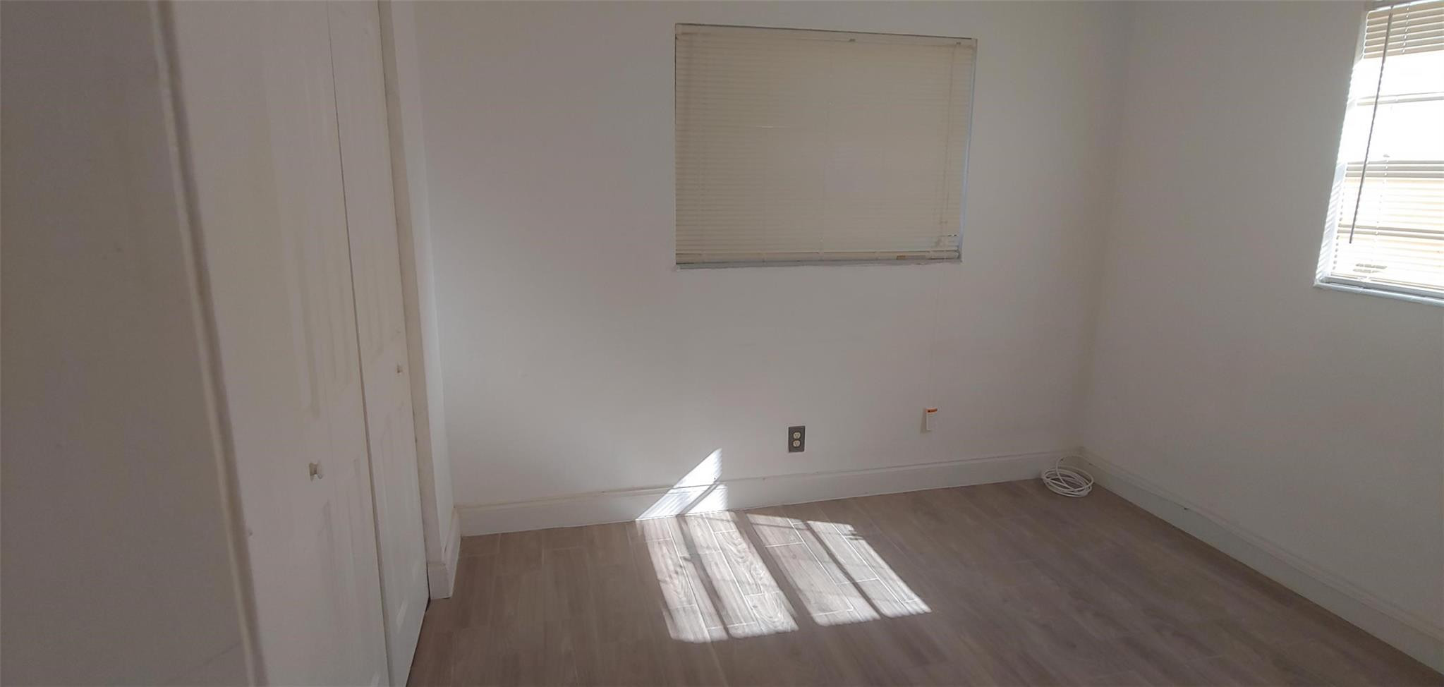 3860 Nw 8th Place Property Photo 6
