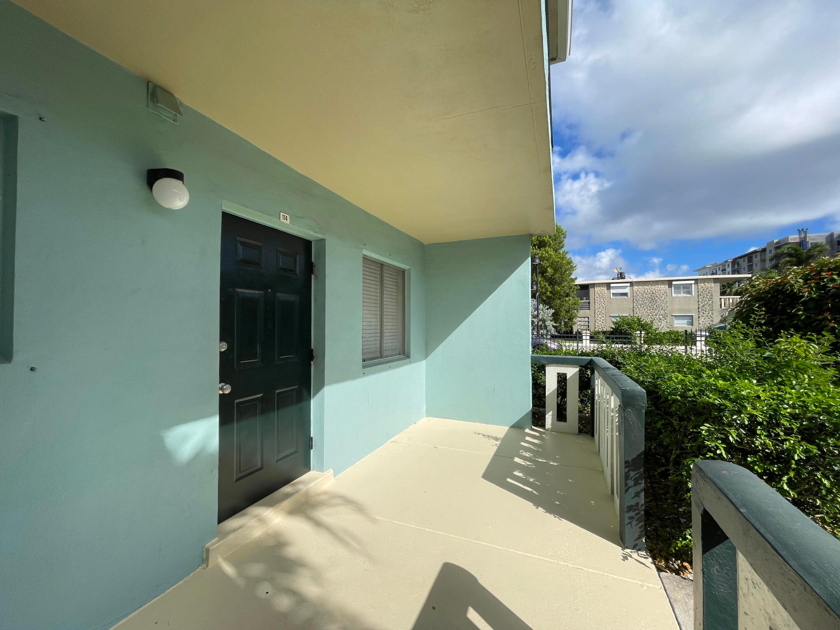 306 E Ocean Avenue 114 Property Photo 5