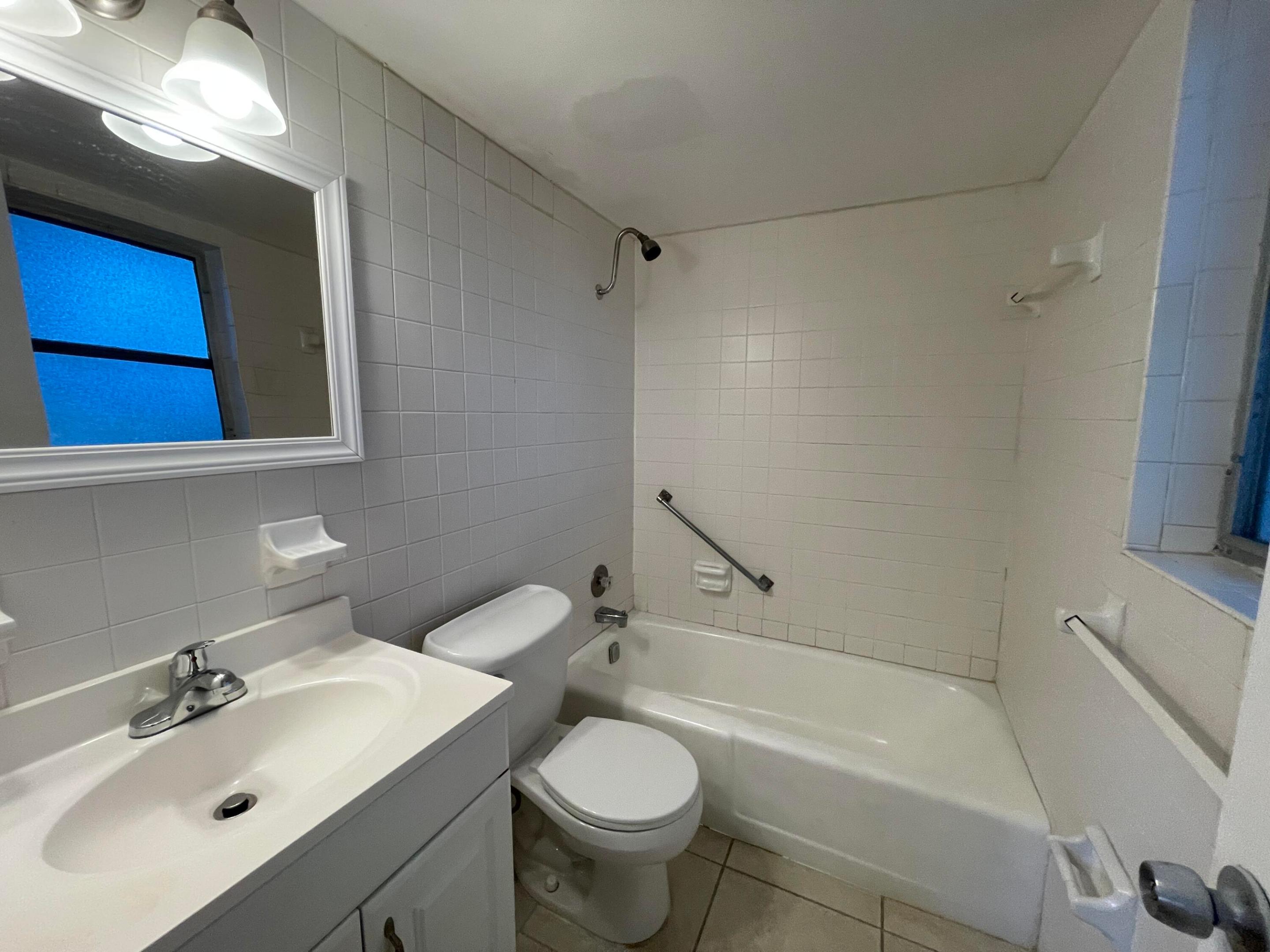 306 E Ocean Avenue 114 Property Photo 10