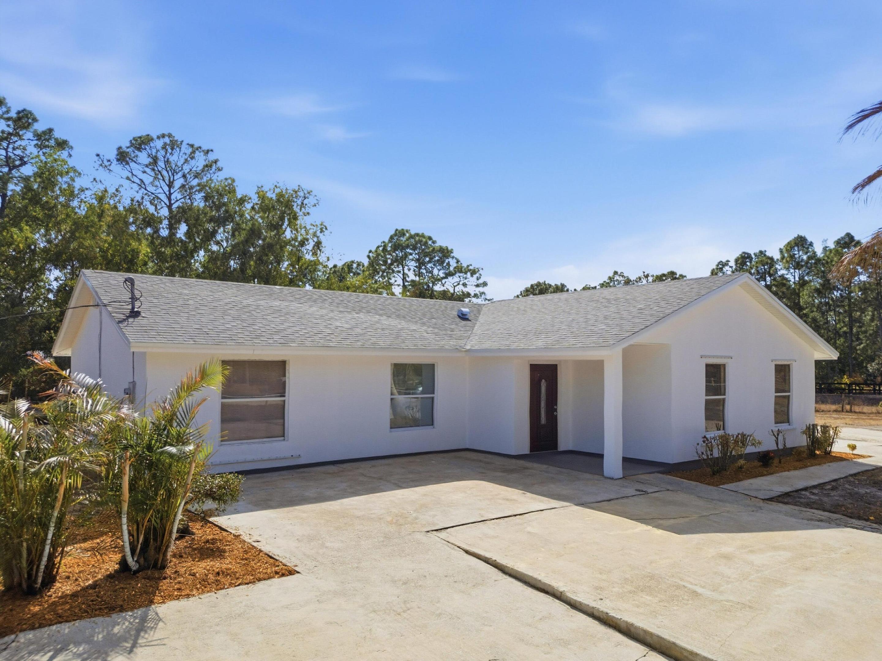 14242 77th Place N Property Photo 1