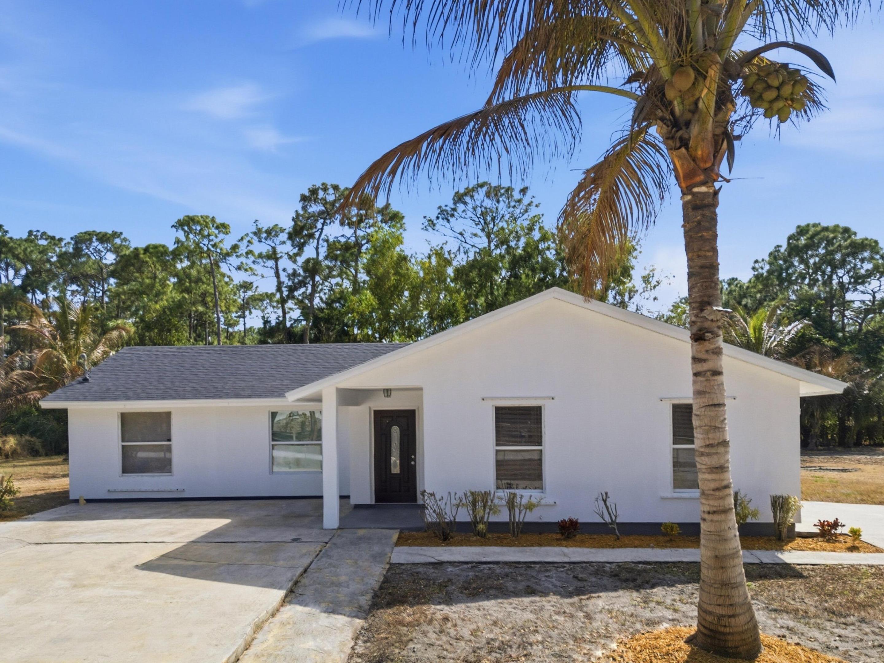 14242 77th Place N Property Photo 3