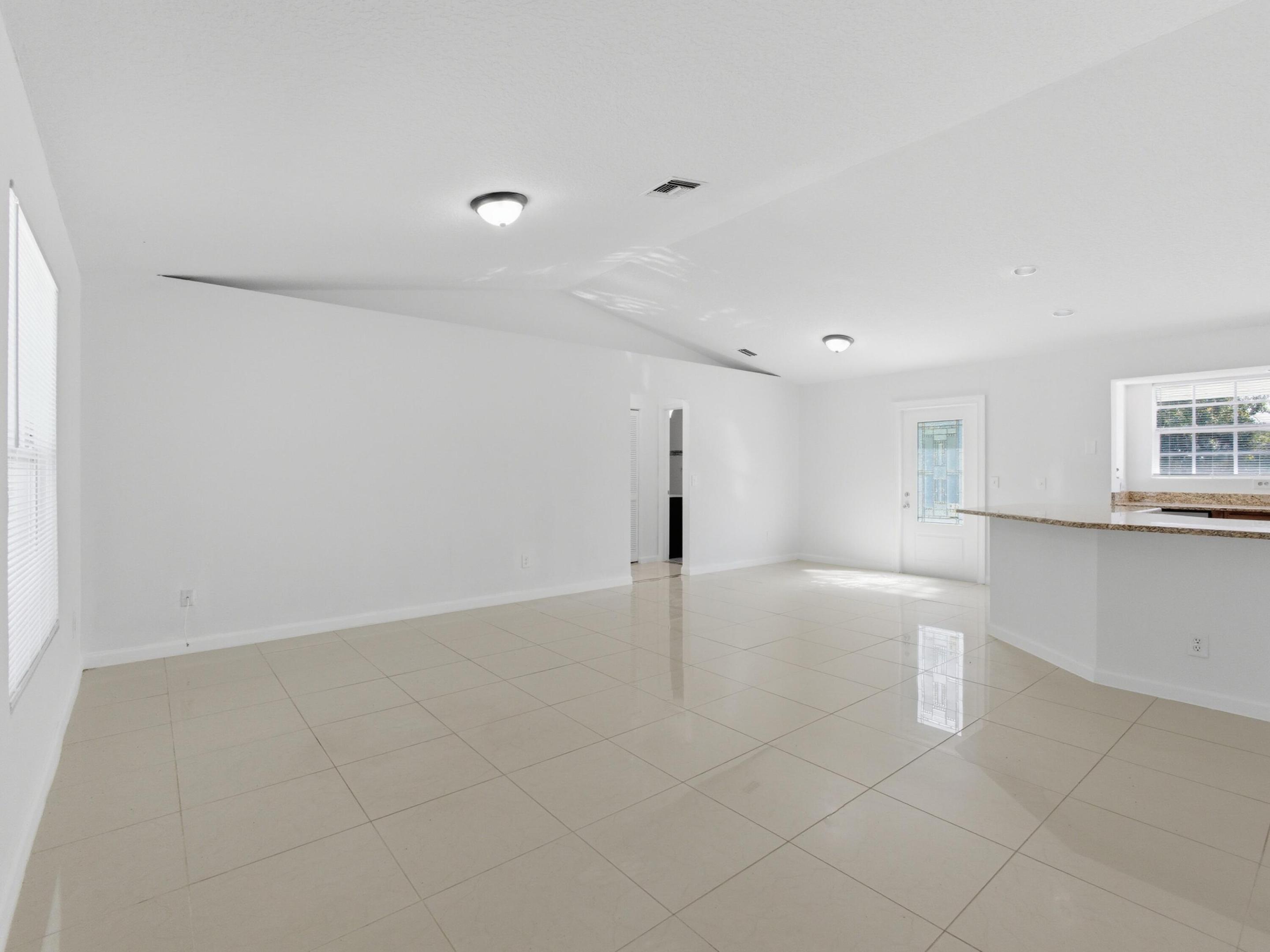 14242 77th Place N Property Photo 7