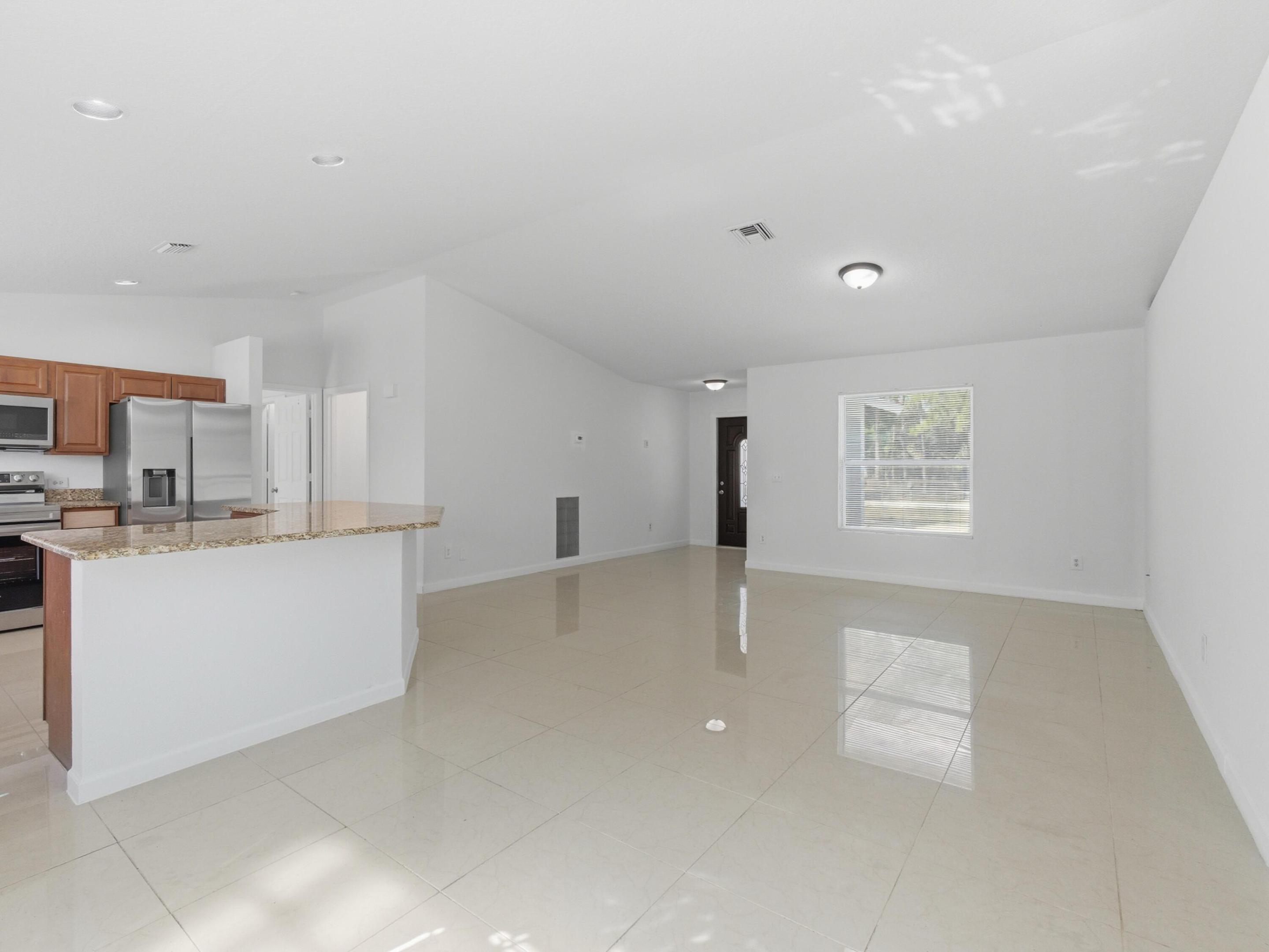 14242 77th Place N Property Photo 9