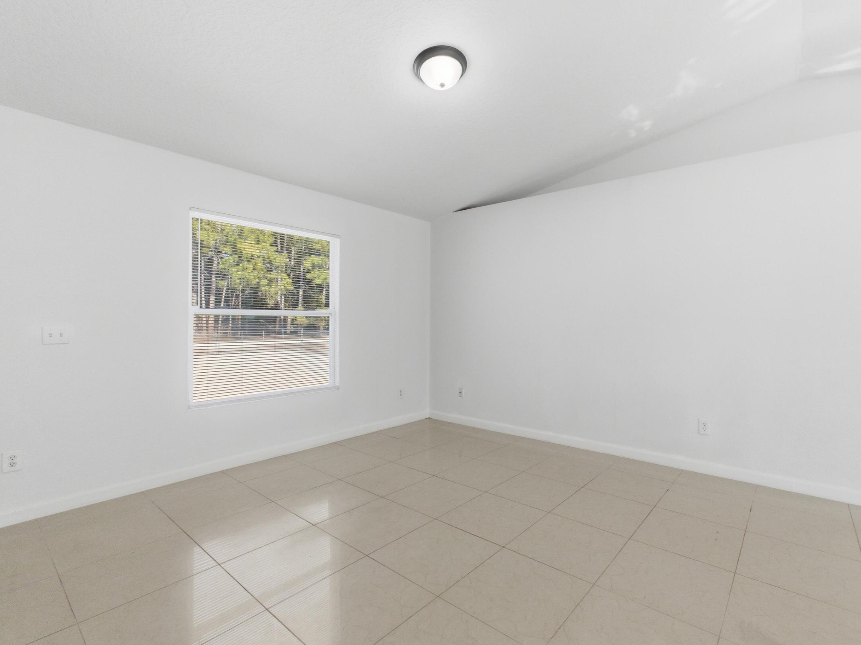 14242 77th Place N Property Photo 10