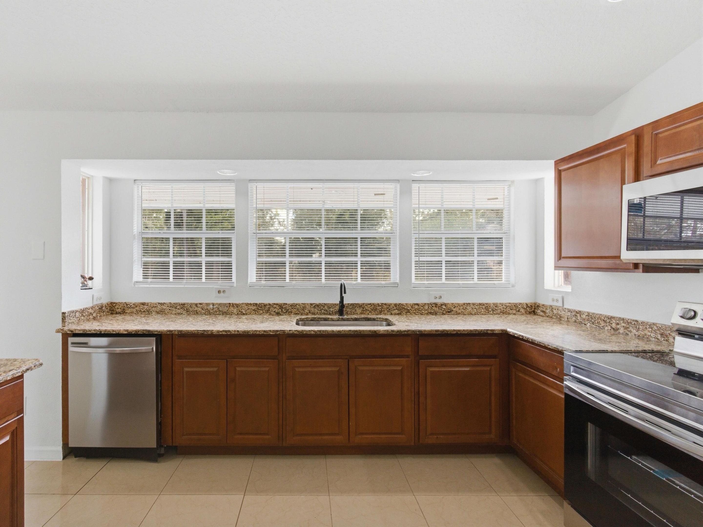 14242 77th Place N Property Photo 15